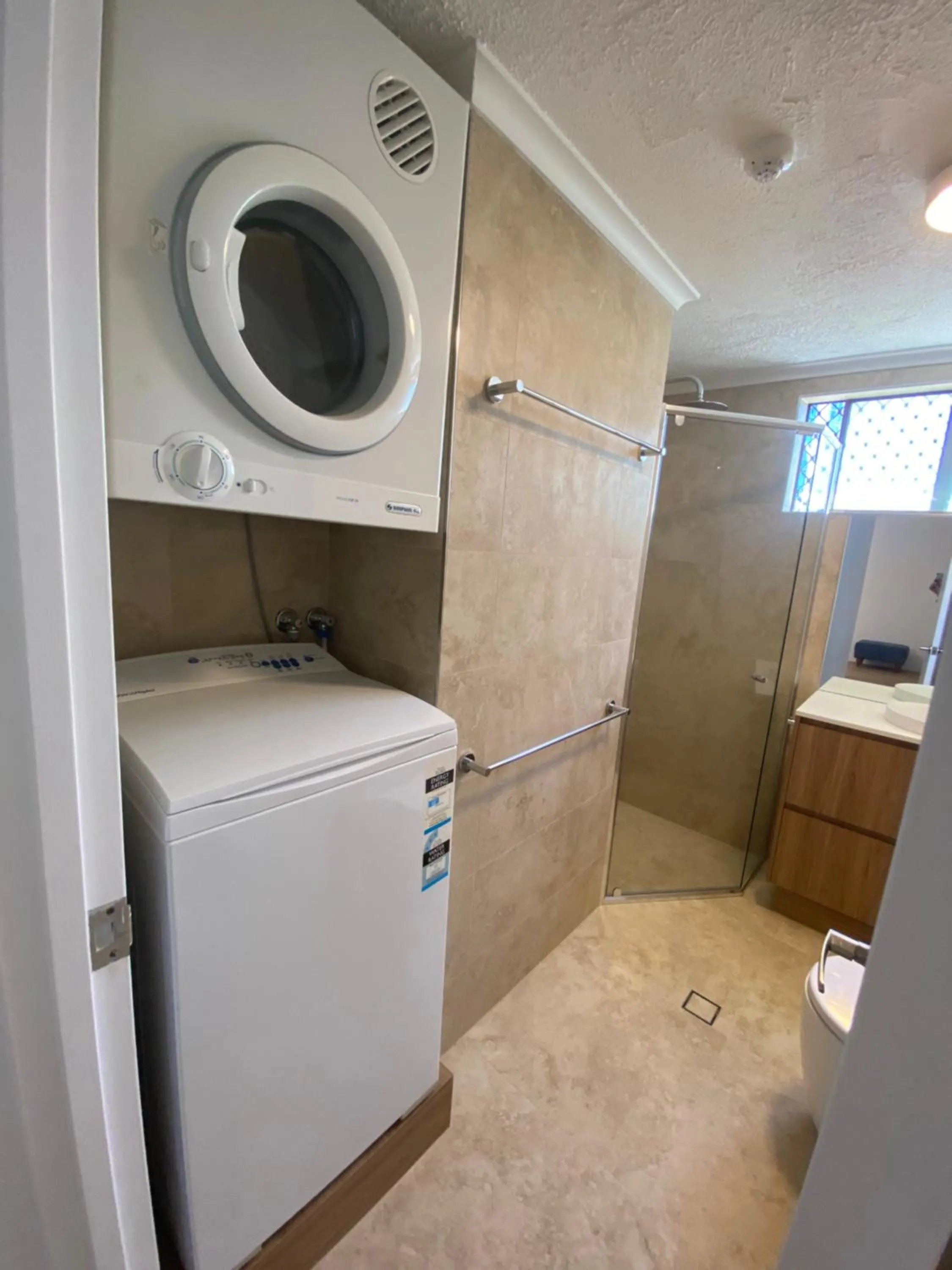 washing machine in Enderley Gardens Resort