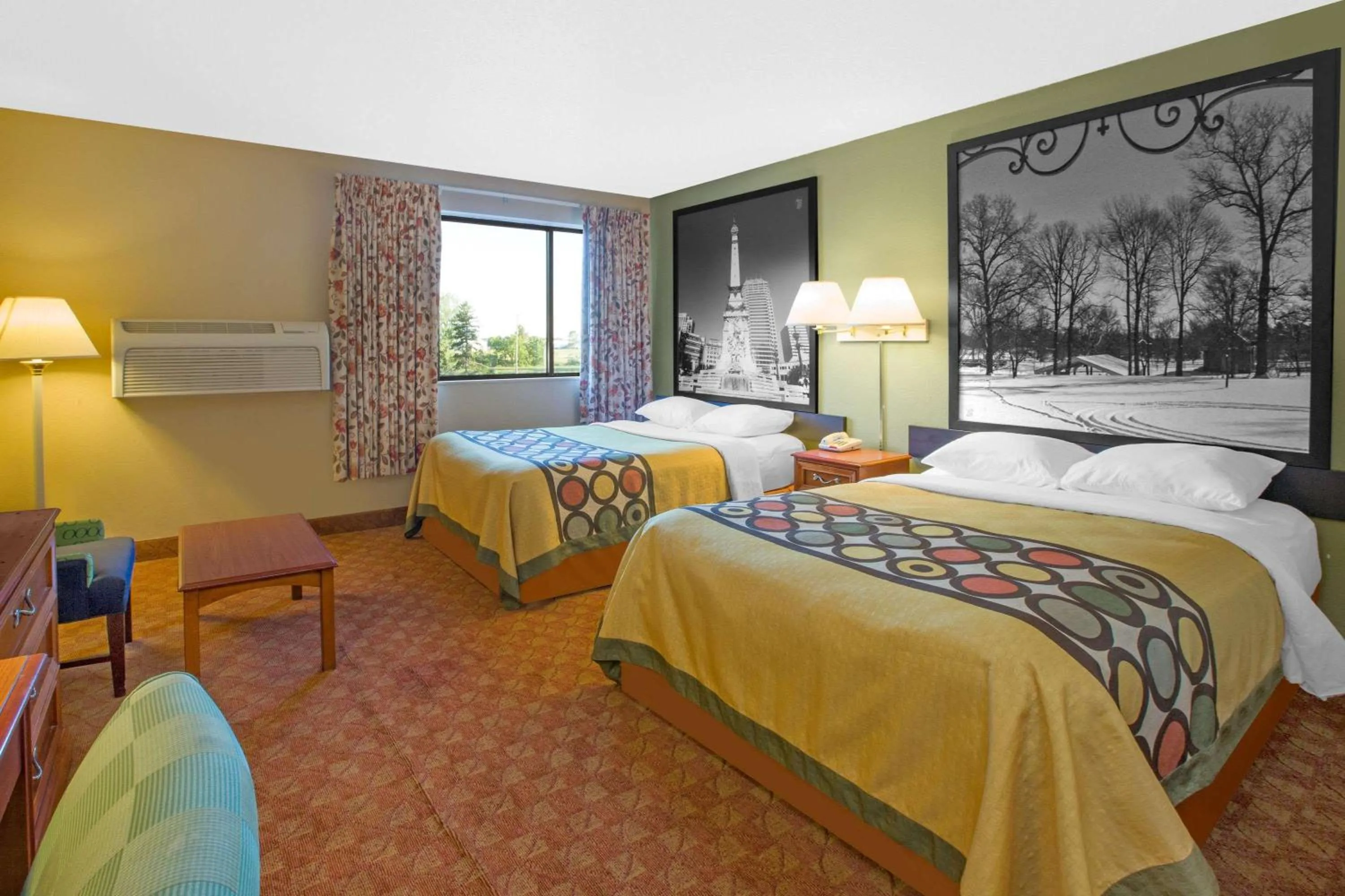 Photo of the whole room, Bed in Super 8 by Wyndham Howe