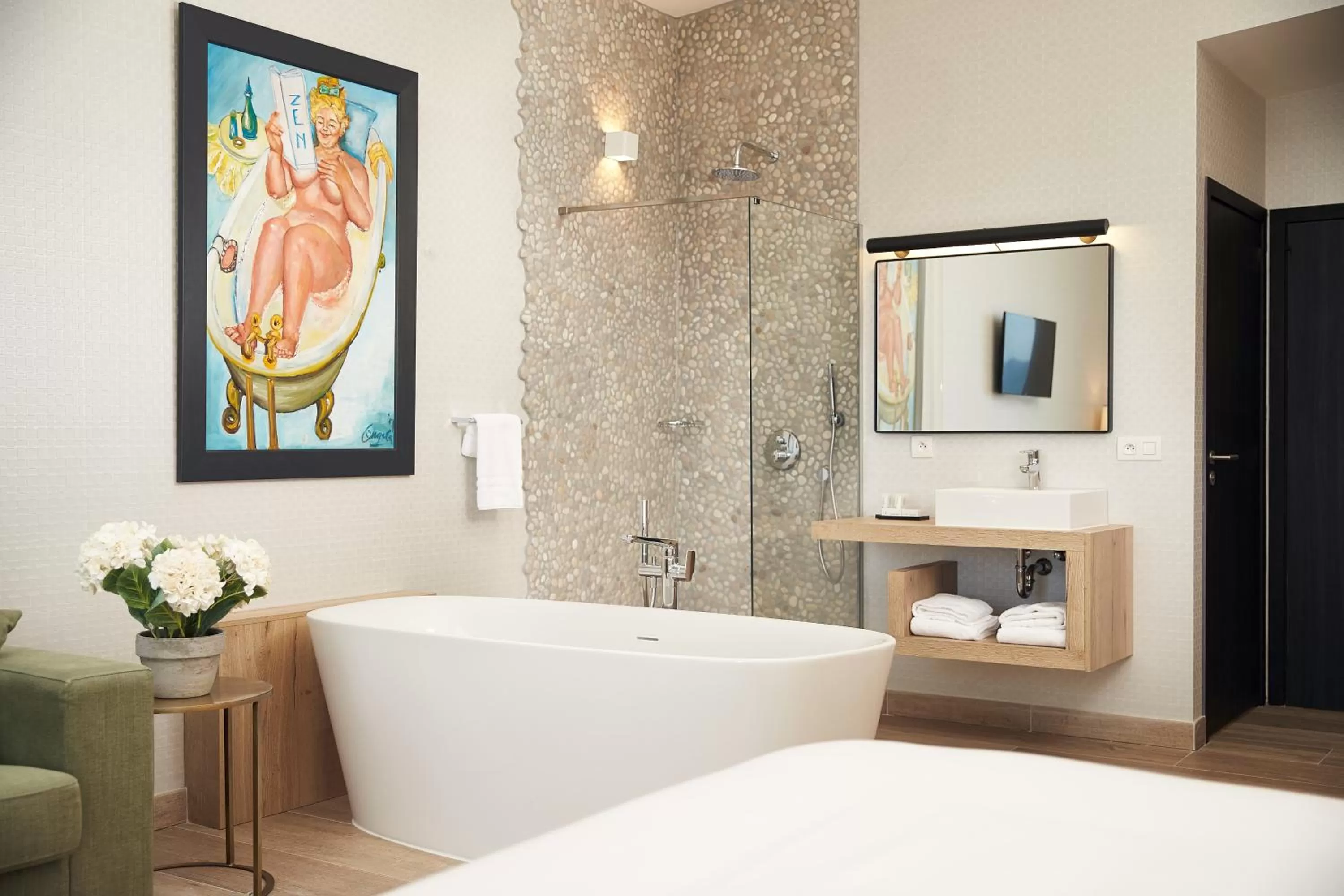 Bathroom, Bed in Van Der Valk Luxembourg Arlon