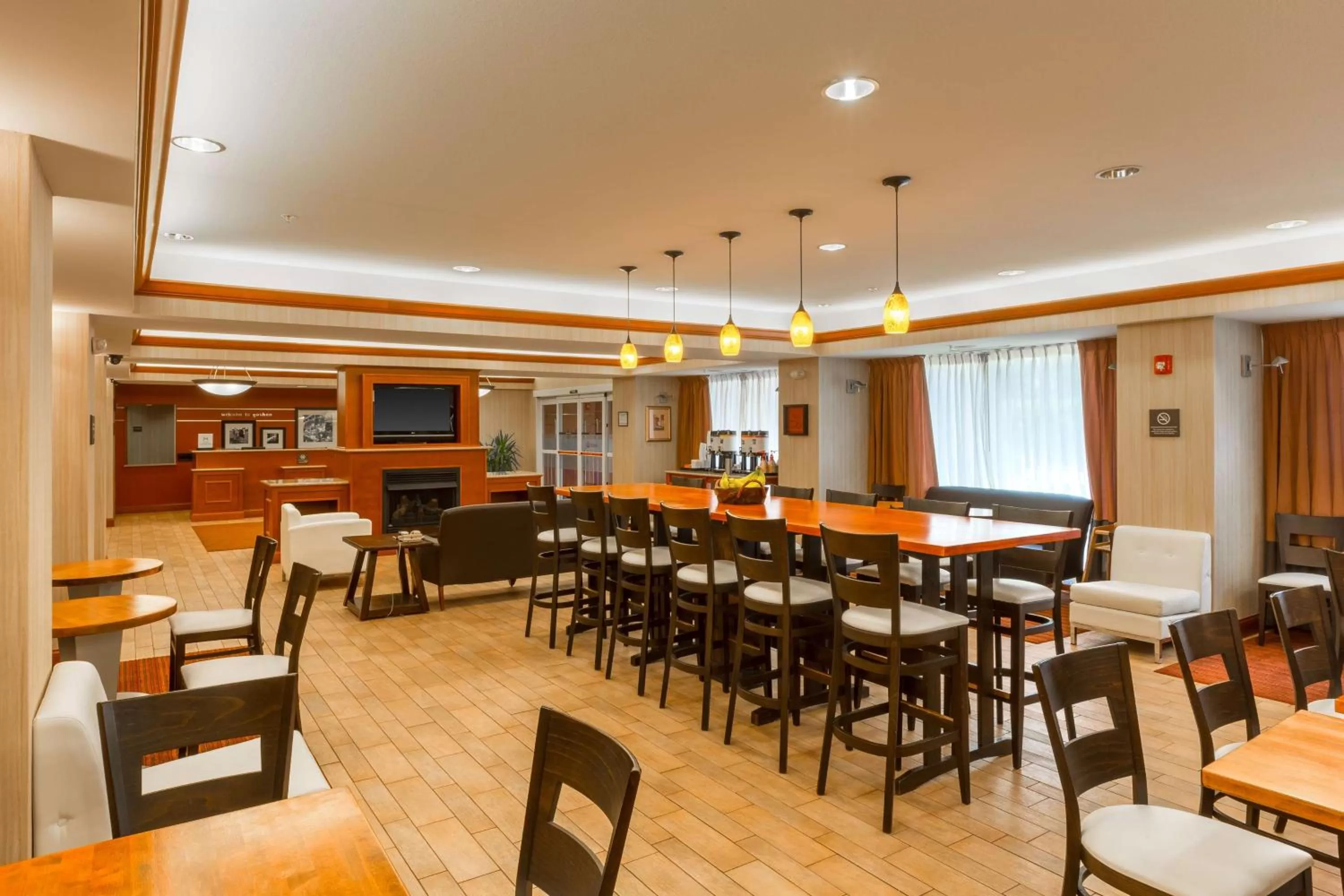 Restaurant/places to eat in Hampton Inn Goshen