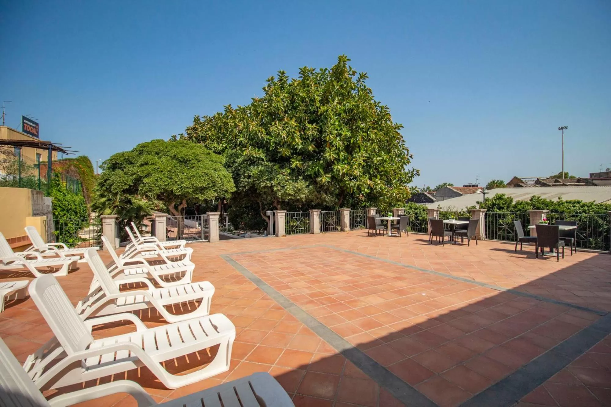 Solarium in Royal Playa Suite and Apartament -private parking- self chek out