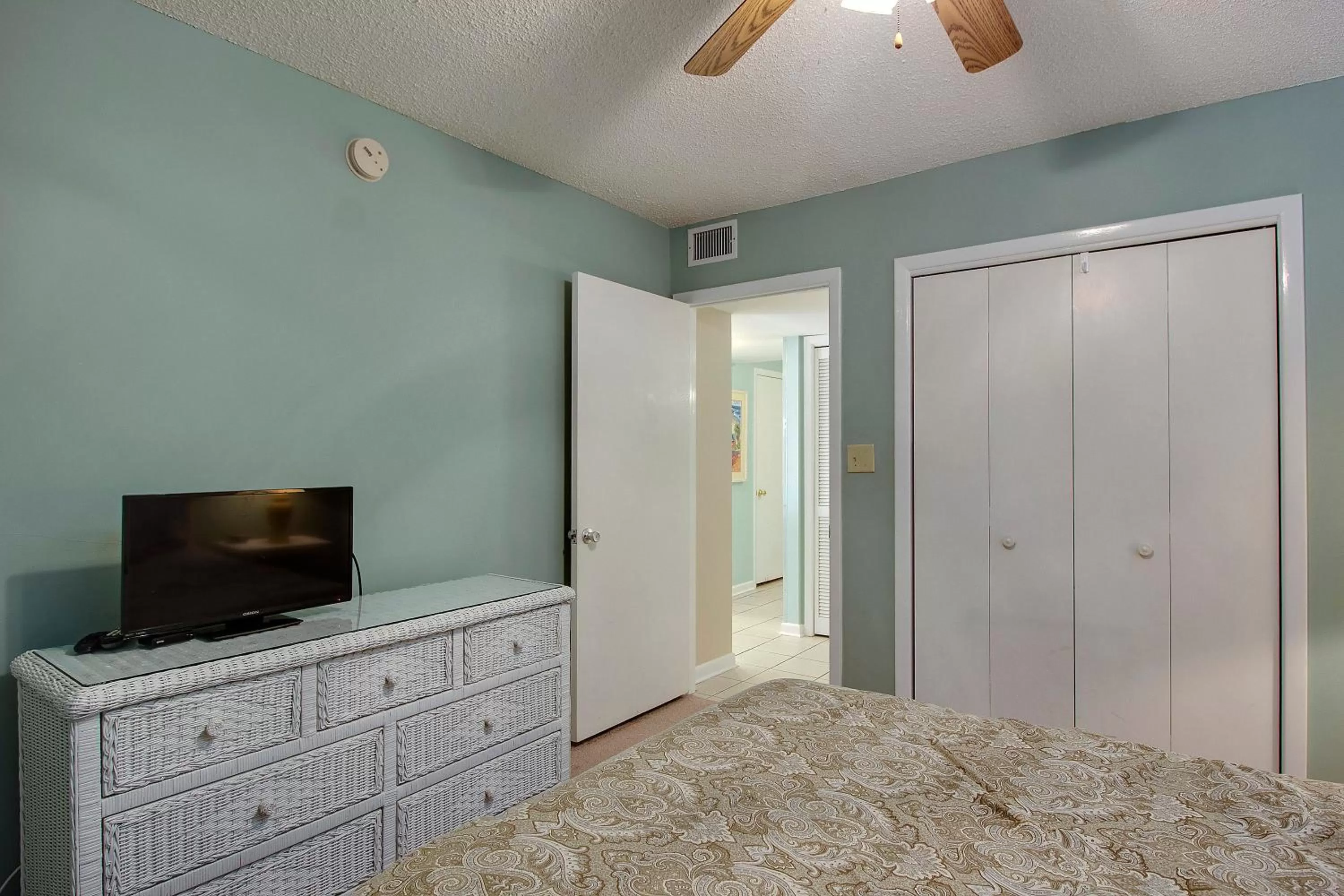 TV/Entertainment Center in Gulf Gate 410