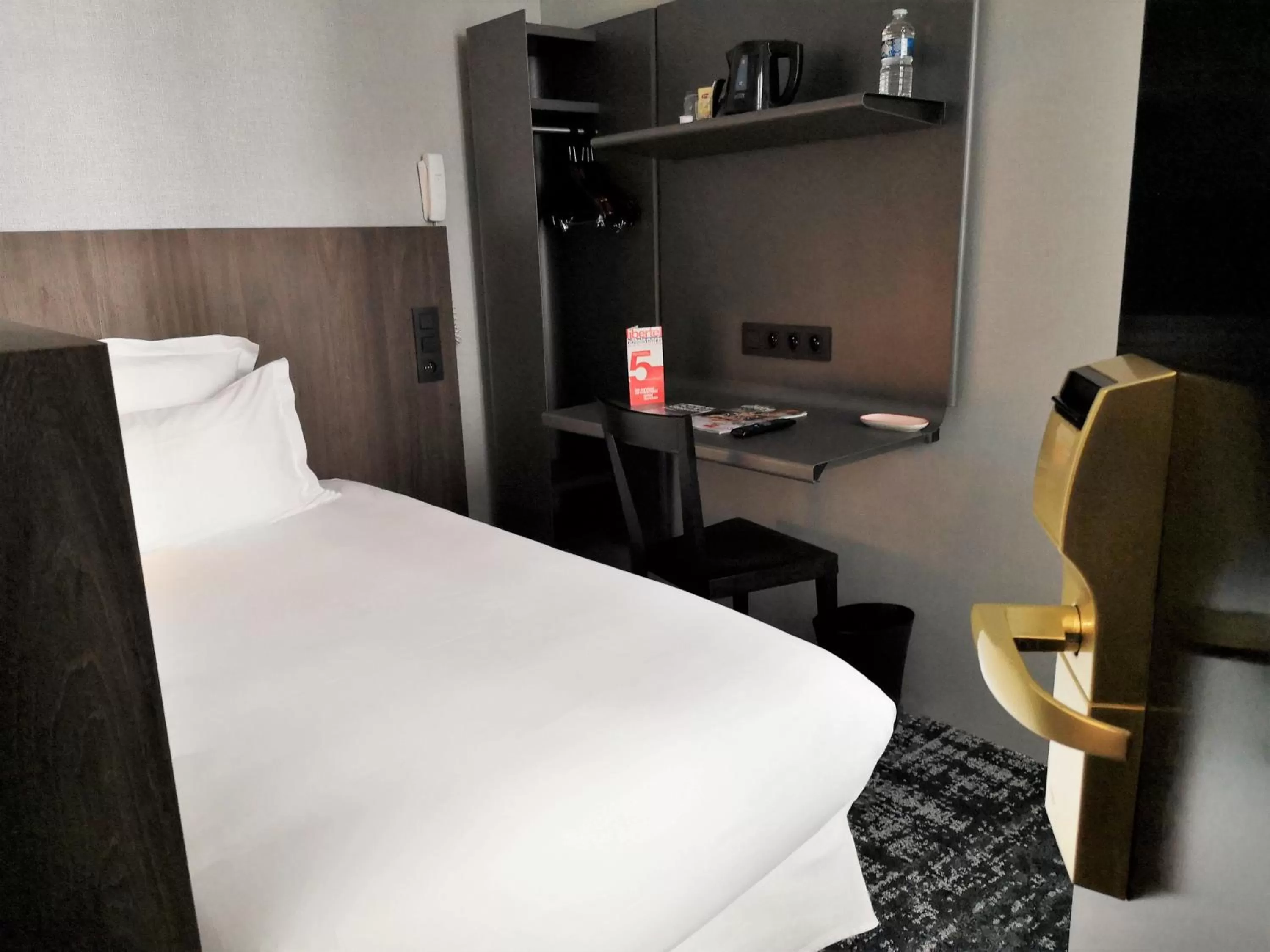 Bed in Libertel Gare Du Nord Suede