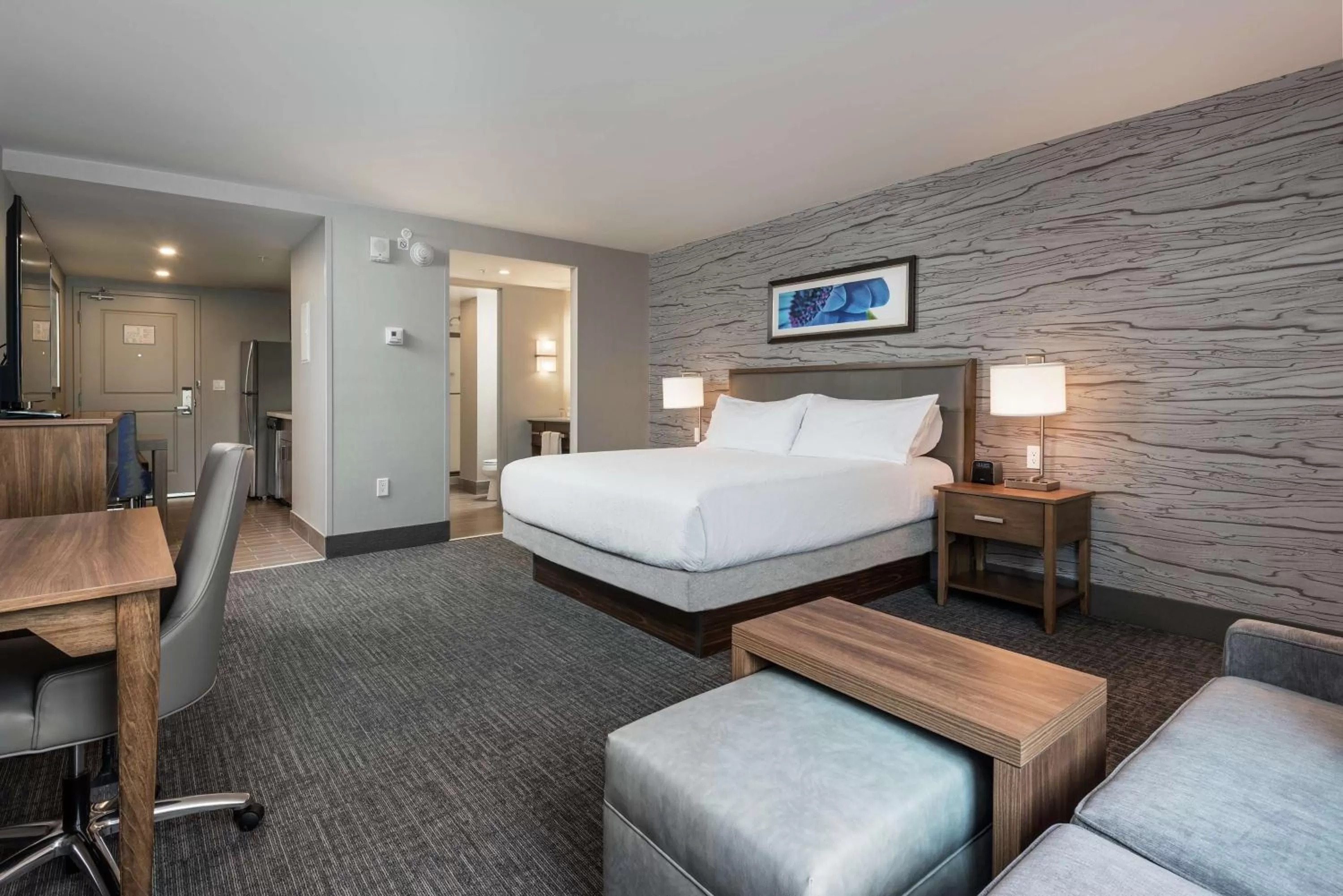 Bedroom, Bed in Homewood Suites By Hilton Ottawa Downtown