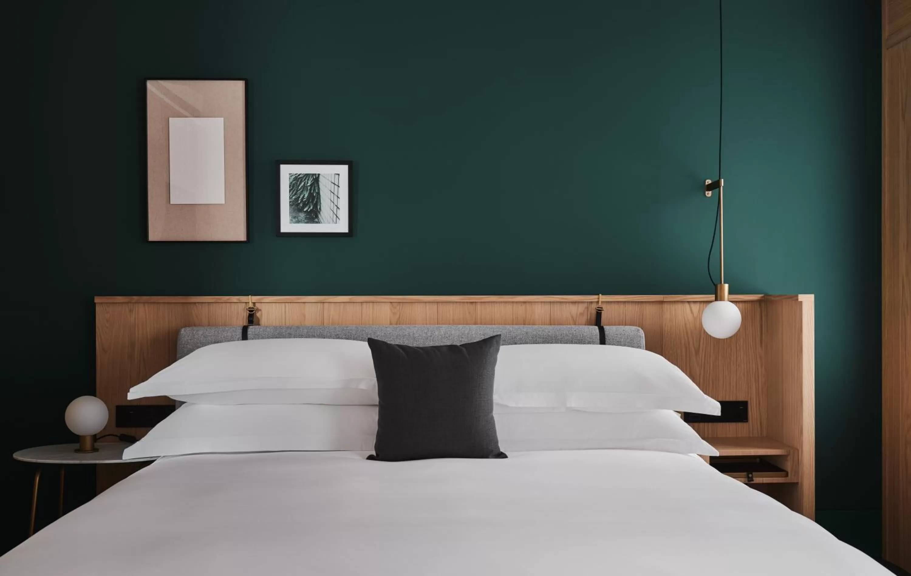 Photo of the whole room, Bed in Kimpton Da An Taipei- an IHG Hotel