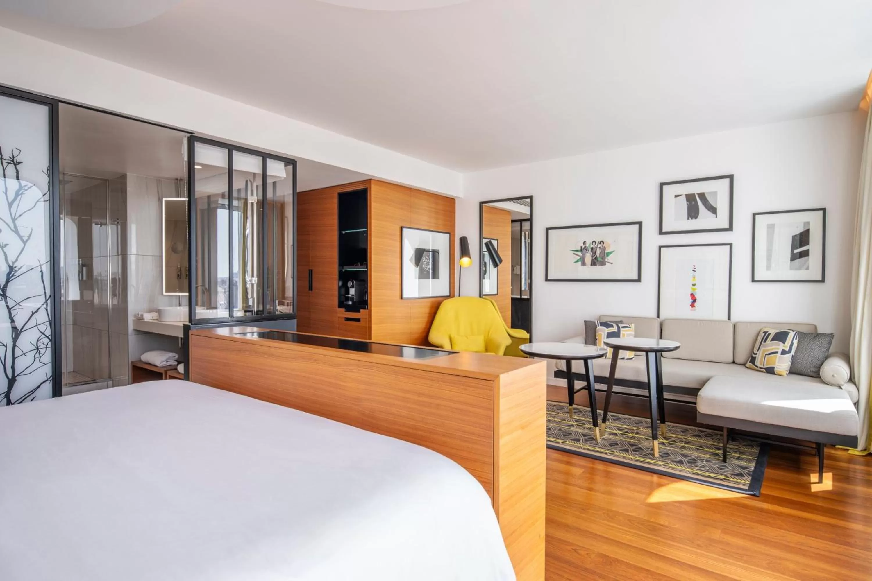 Bedroom, Bed in Renaissance Paris Republique Hotel & Spa