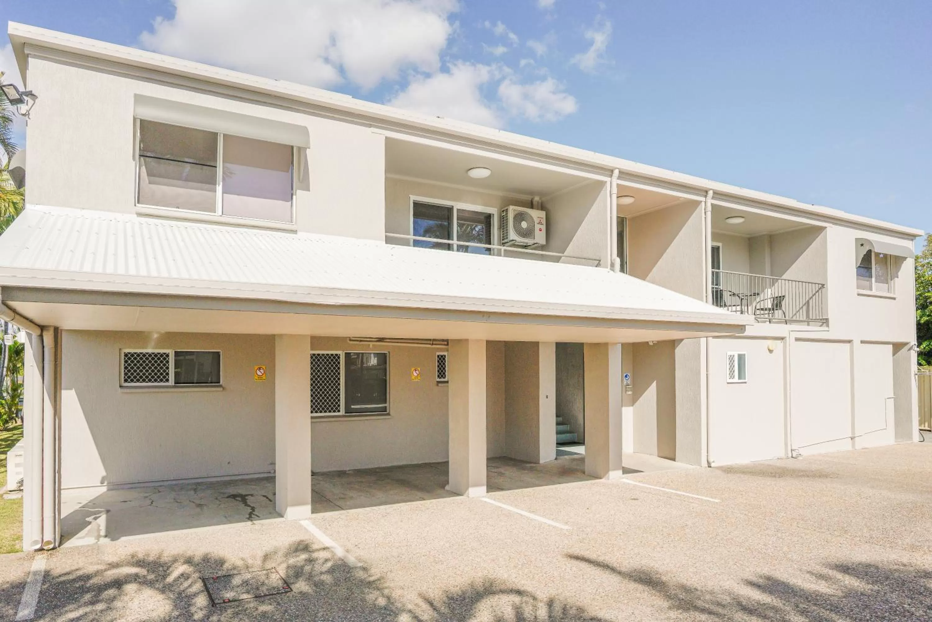 Property building in Rockhampton Serviced Apartments