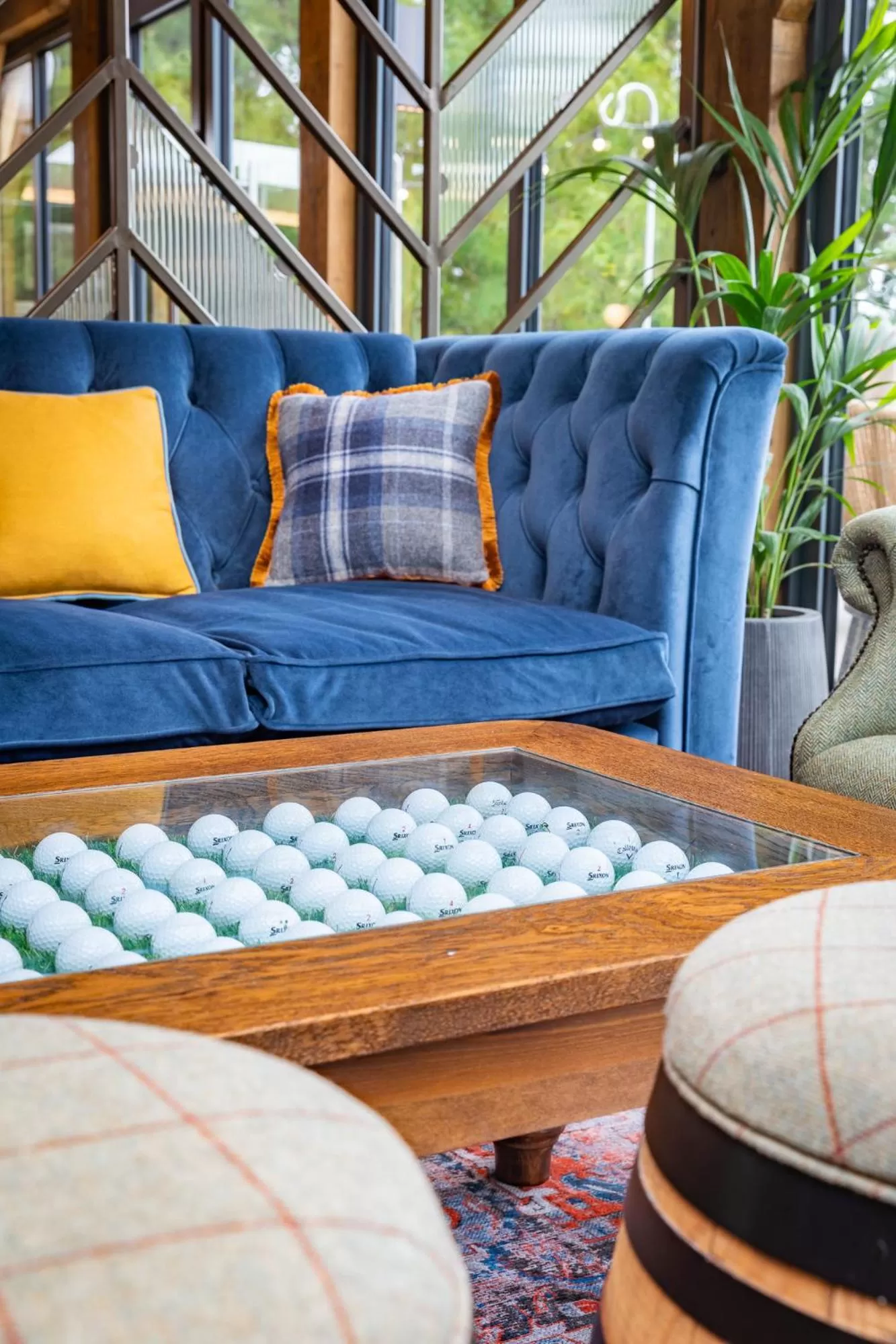 Lounge or bar, Seating Area in The Springs Resort & Golf Club