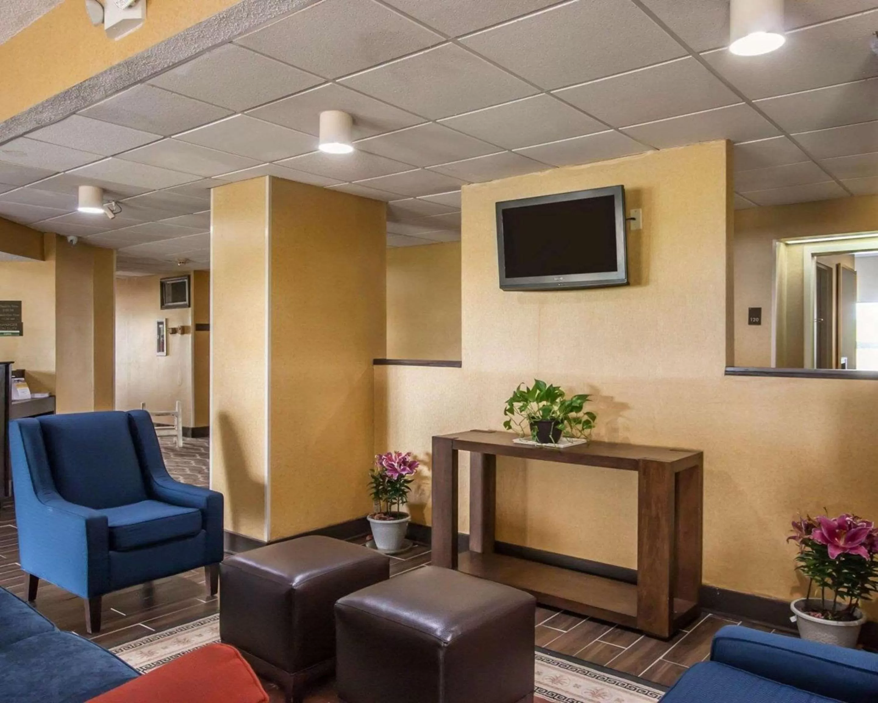 Lobby or reception in Quality Inn Hayti North