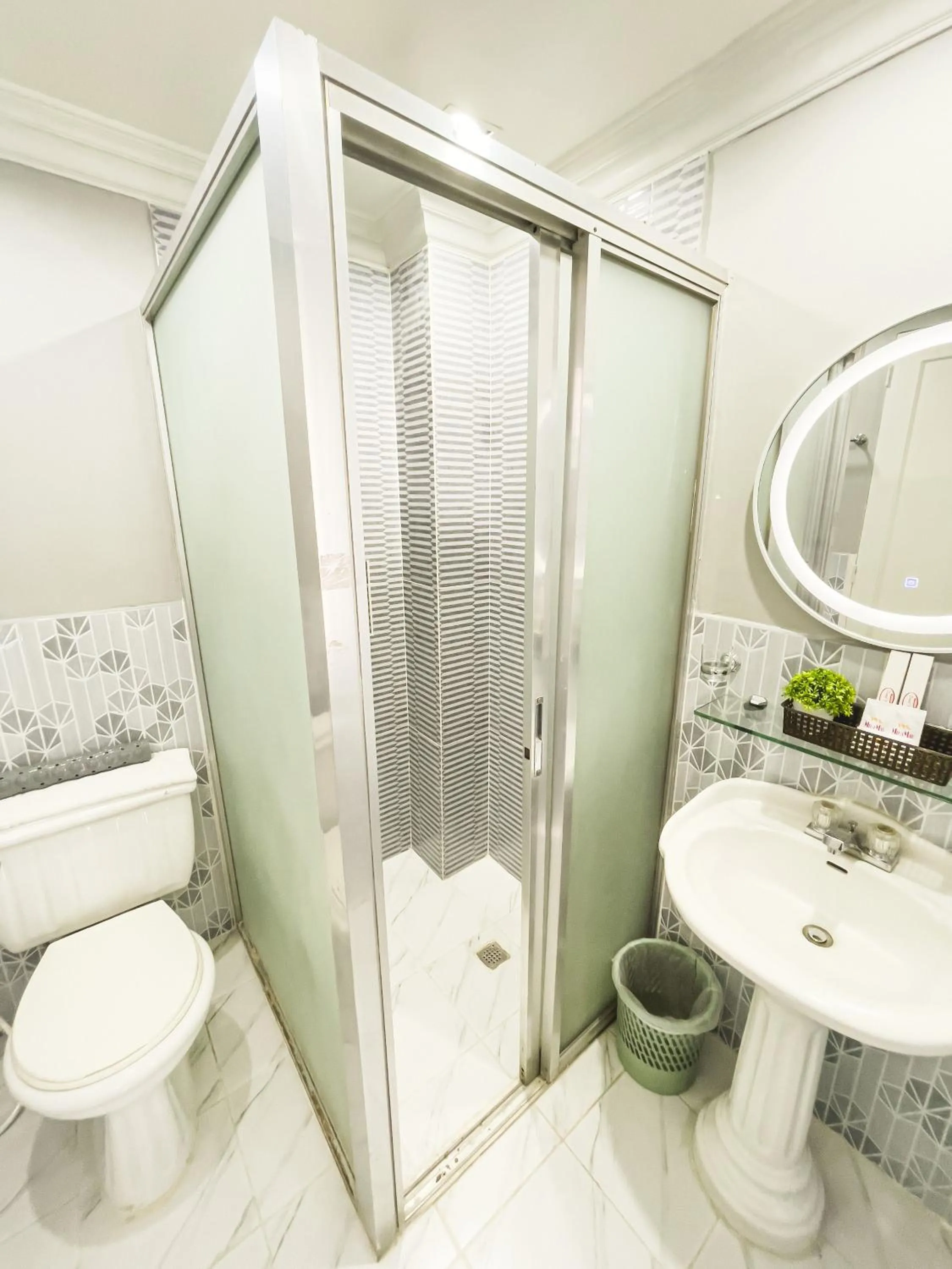 Bathroom in Miramar Hotel