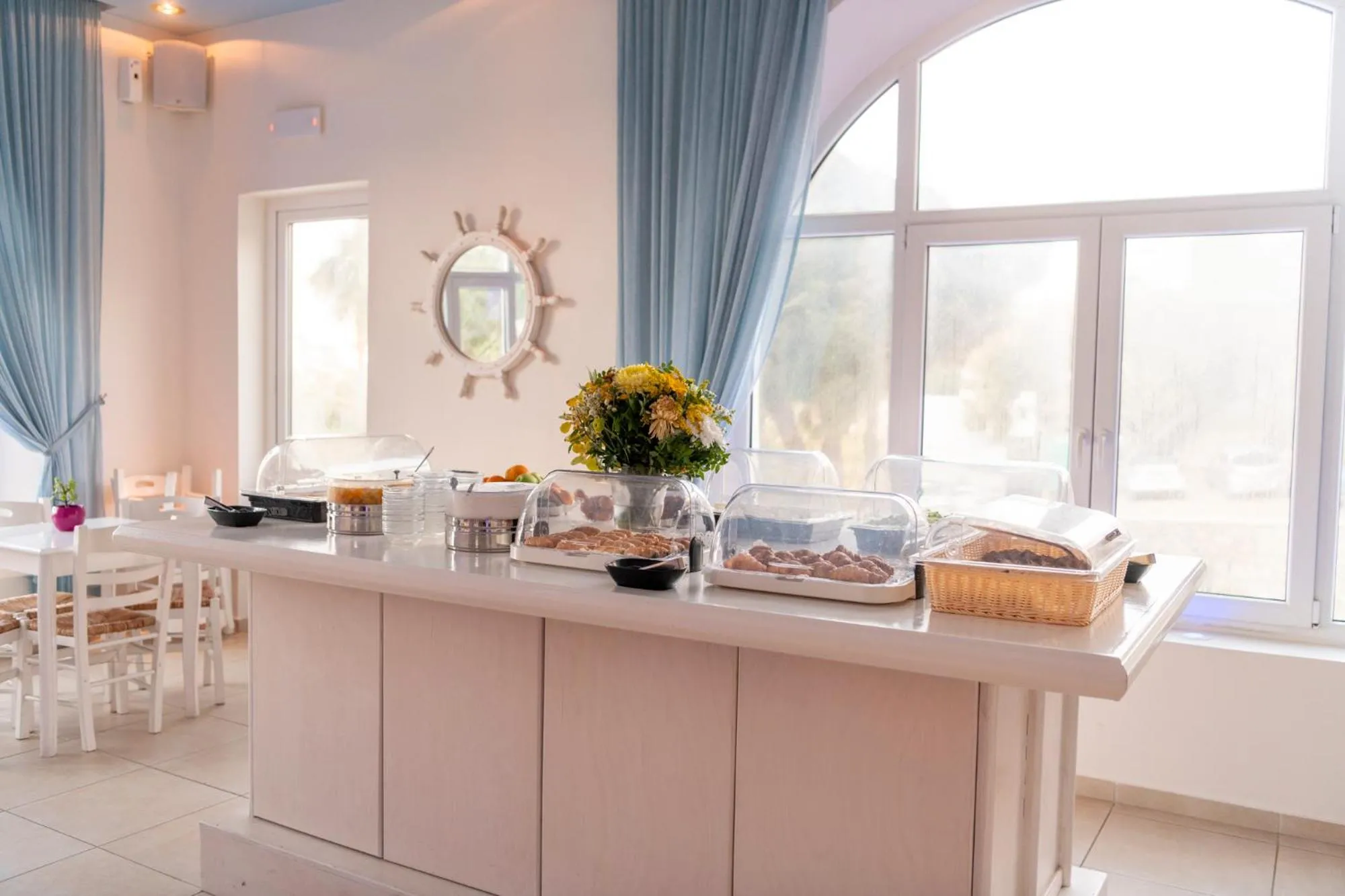 Breakfast in Makis Place