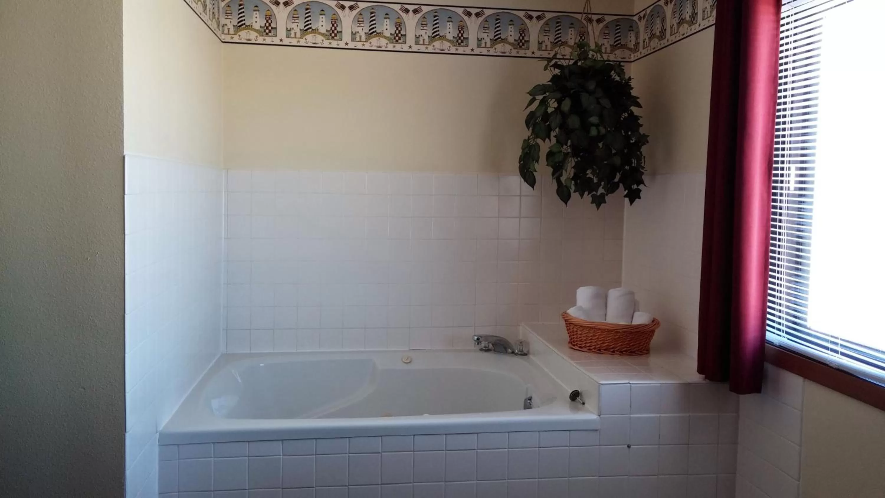 King Room with Spa Bath in Riverside Inn