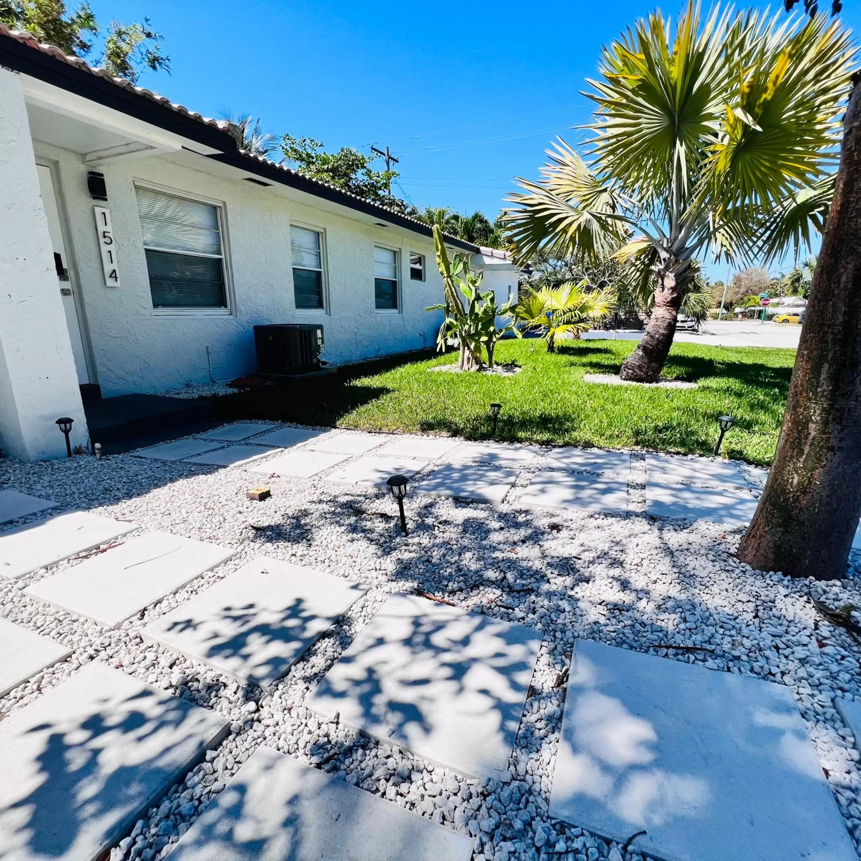 Property building in CocoBay 2BR Condos Near Beach, Galleria Mall, Wilton Manors, Cruise Port