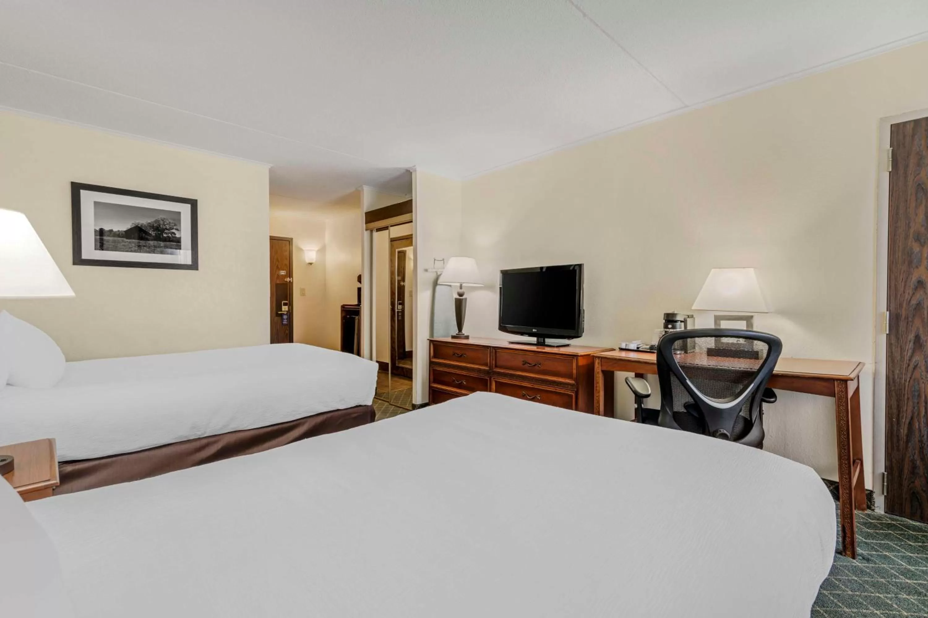 Bedroom, Bed in Best Western Plus Augusta Civic Center Inn