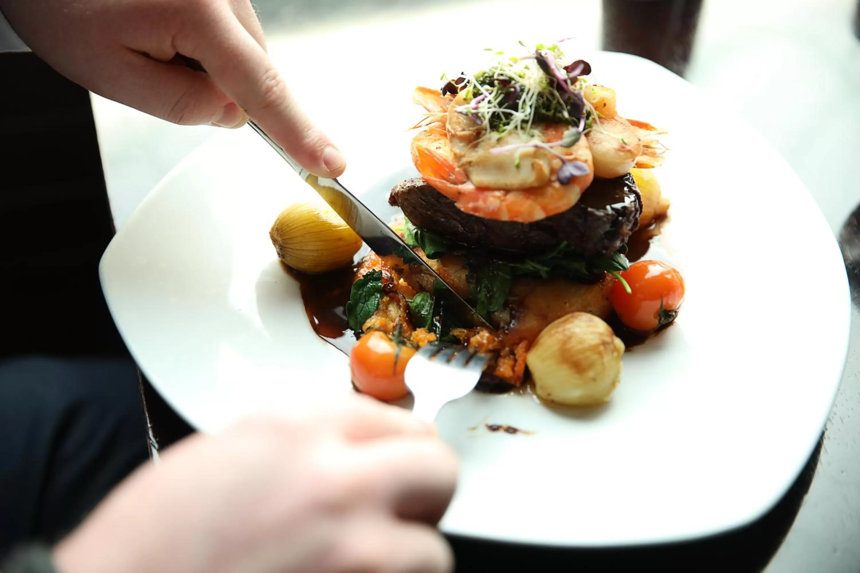 Restaurant/places to eat in Kelvin Hotel