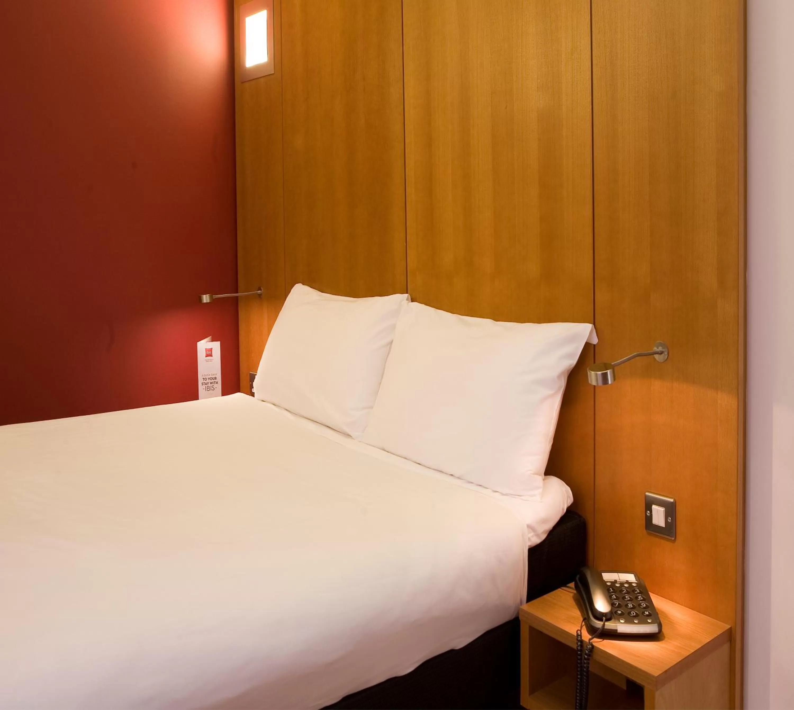 Double Room in ibis Swansea