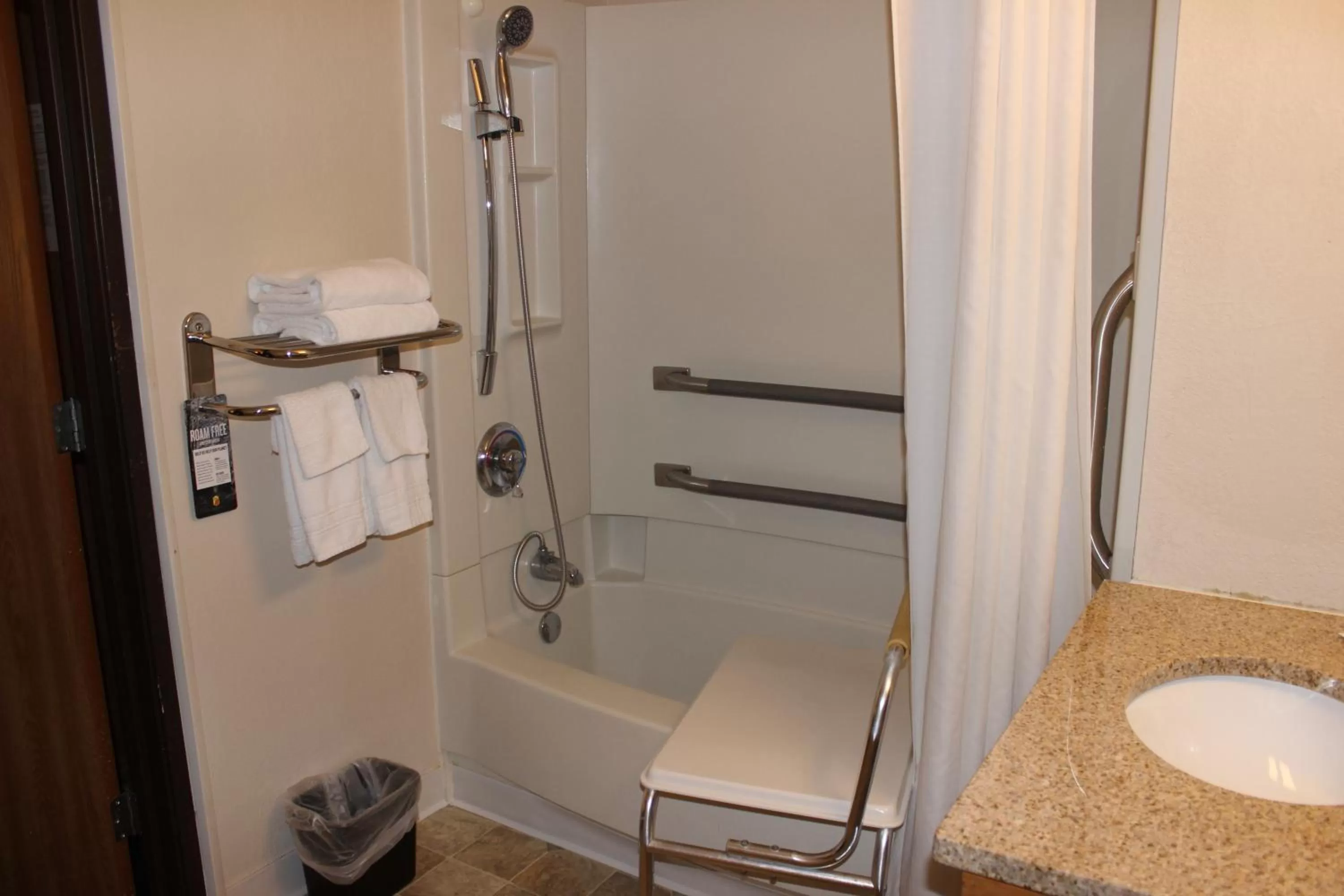 Super 8 by Wyndham East Stroudsburg - Poconos