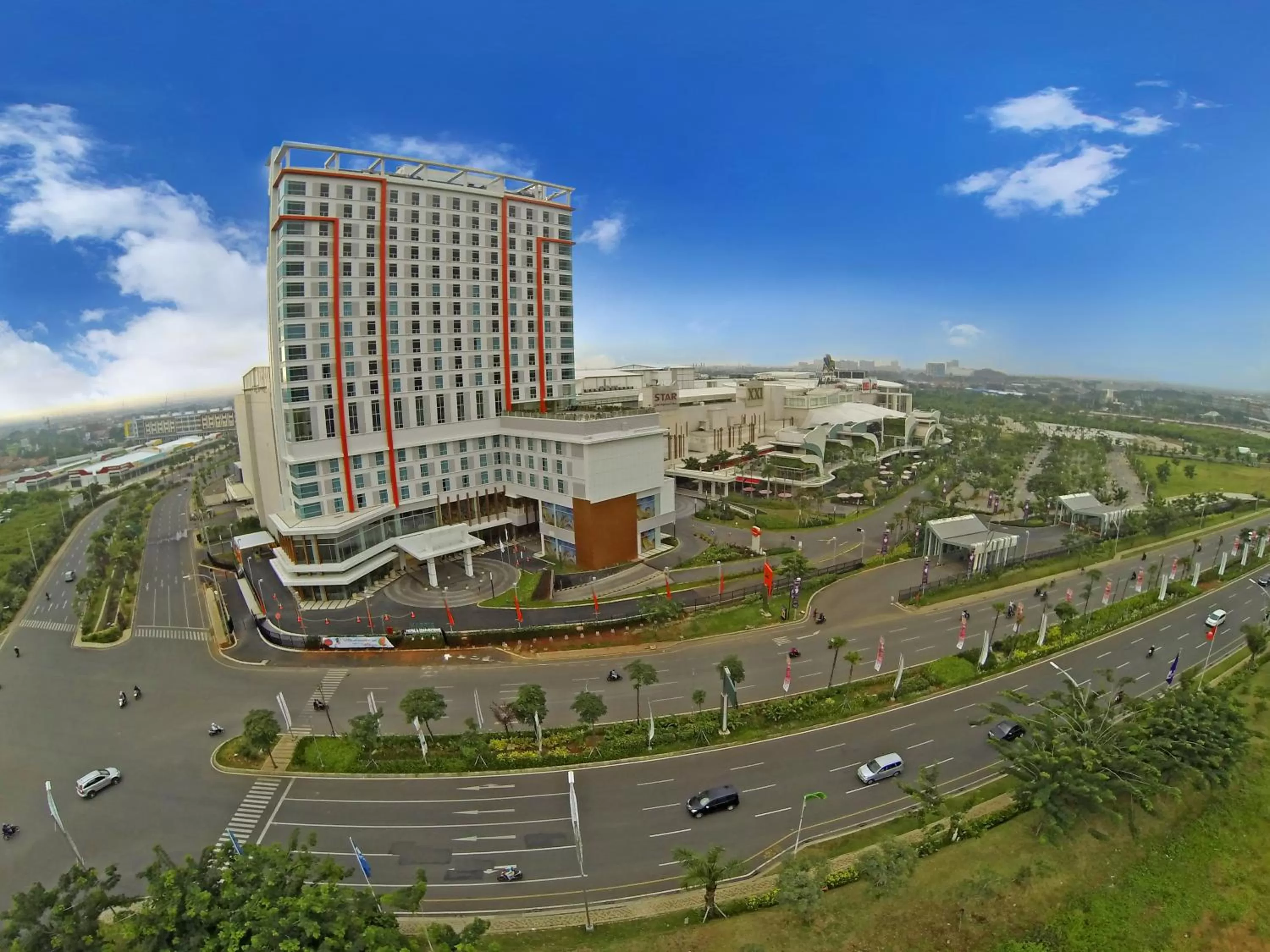 Facade/entrance in HARRIS Hotel & Conventions Bekasi