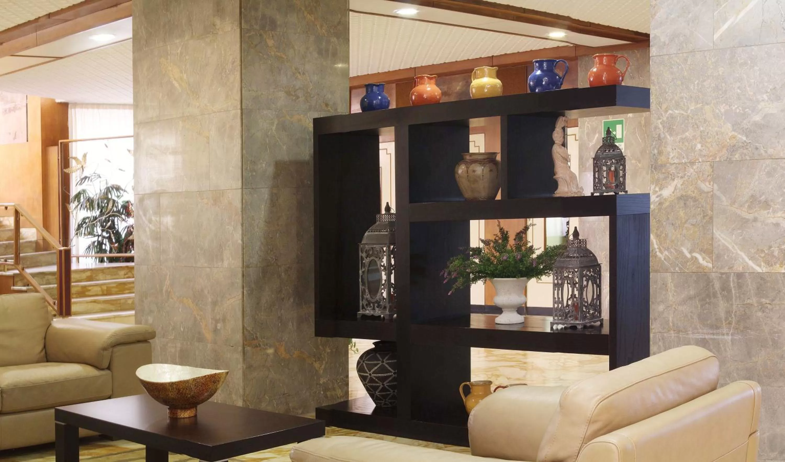 Communal lounge/ TV room in Hotel Plaza