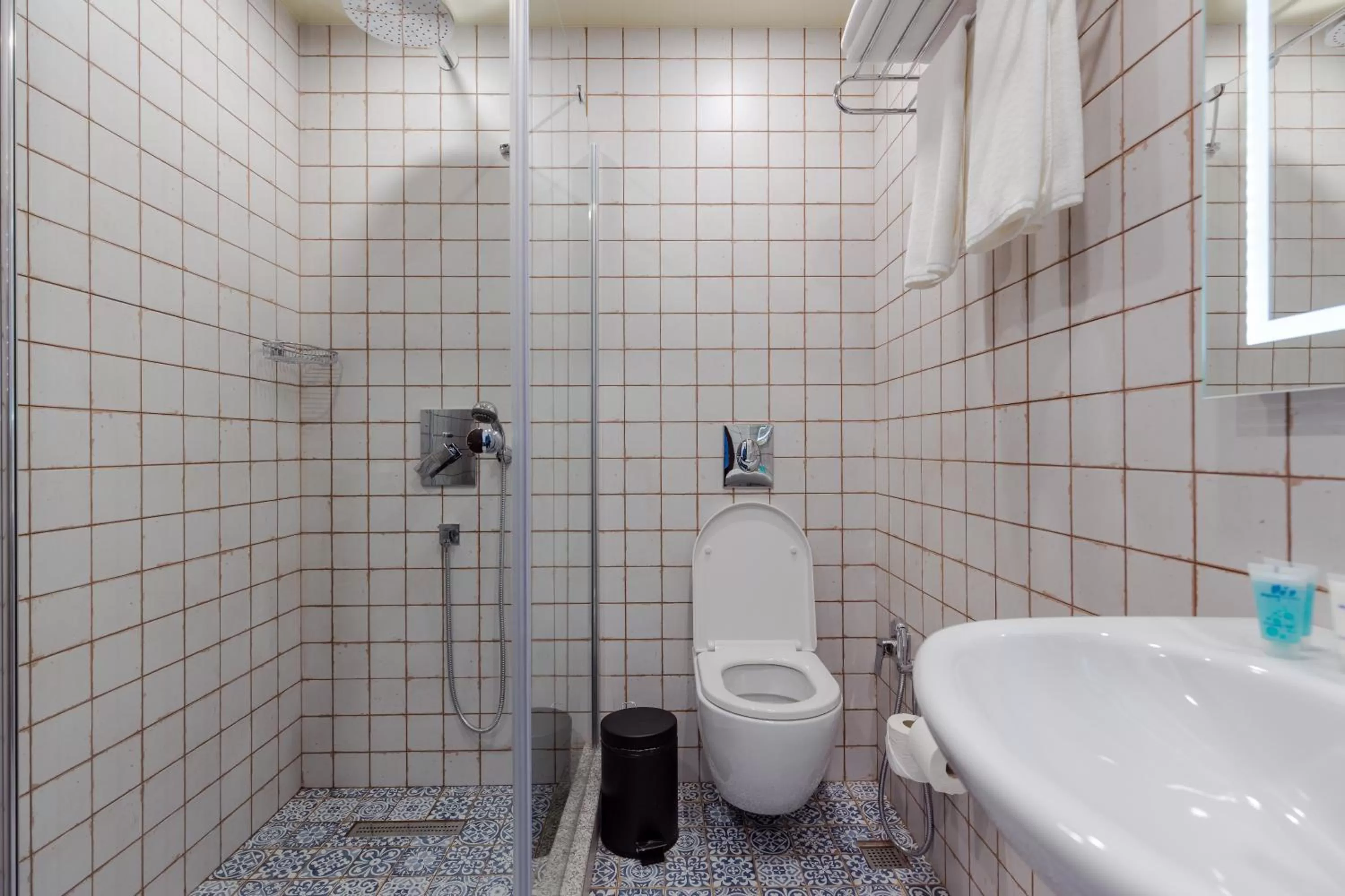 Shower in Hotel BLOOM Batumi