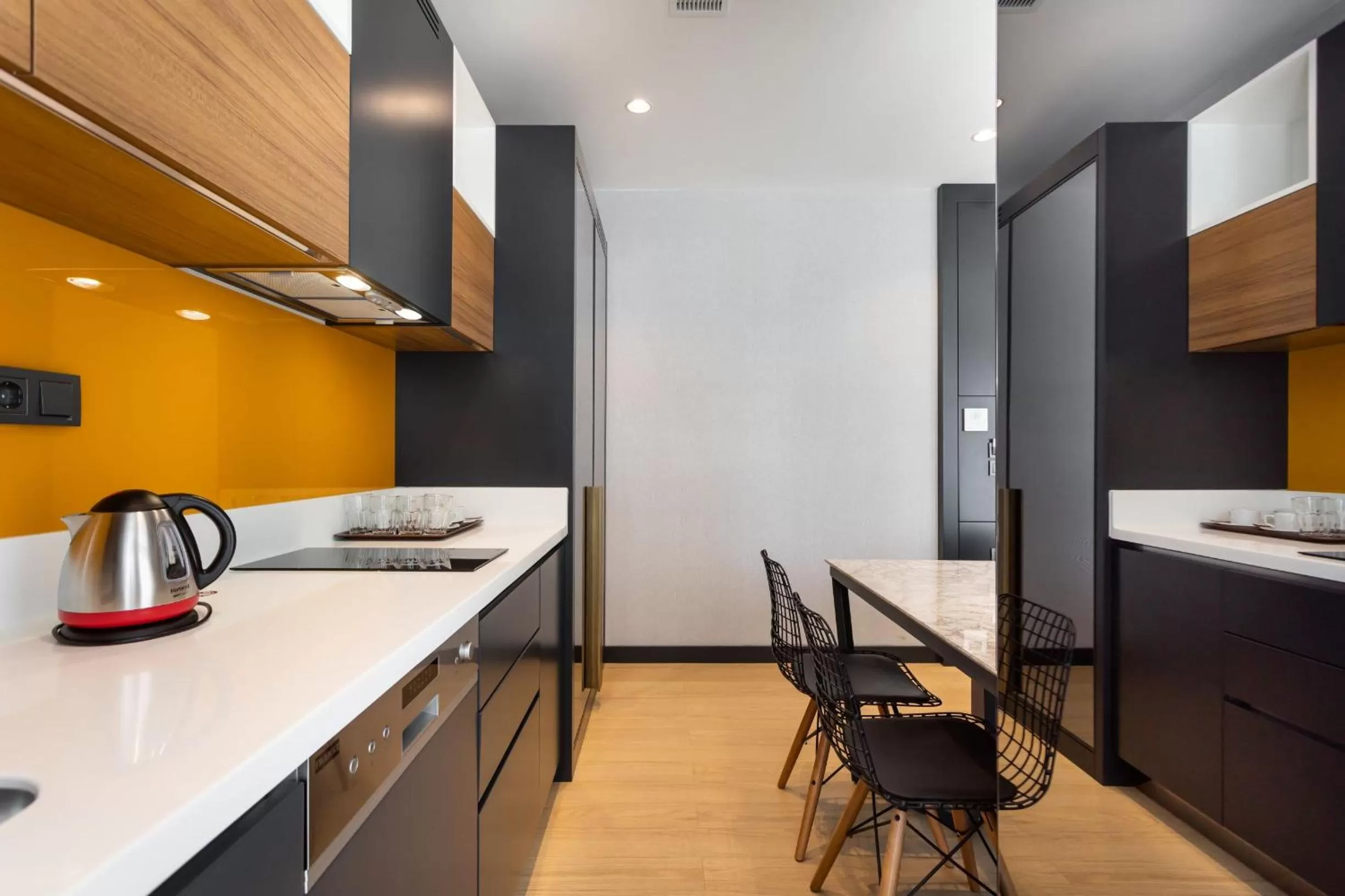 Kitchen or kitchenette in Nox Suite Rezidans