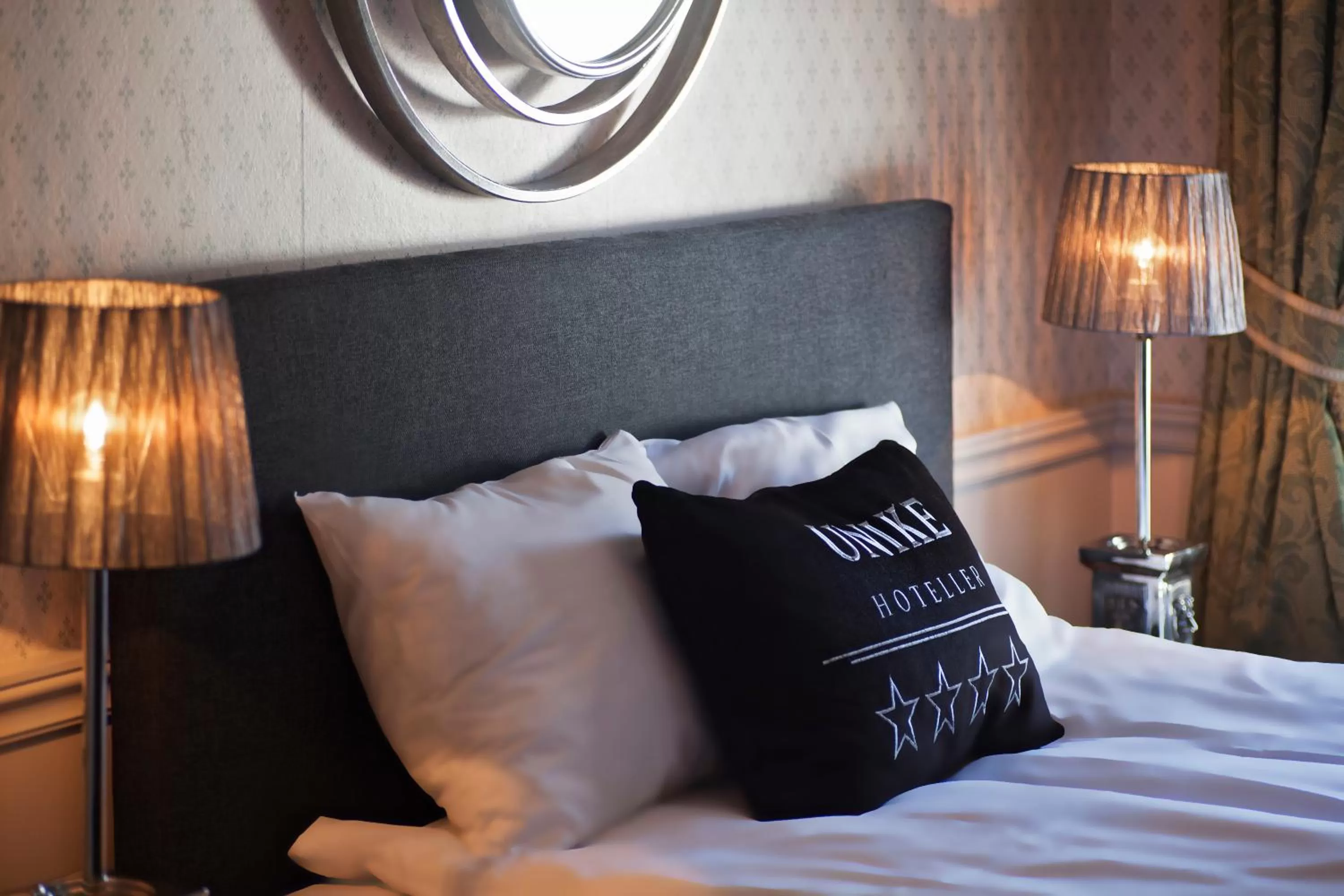 Bed in Hotel Kong Carl - Unike Hoteller