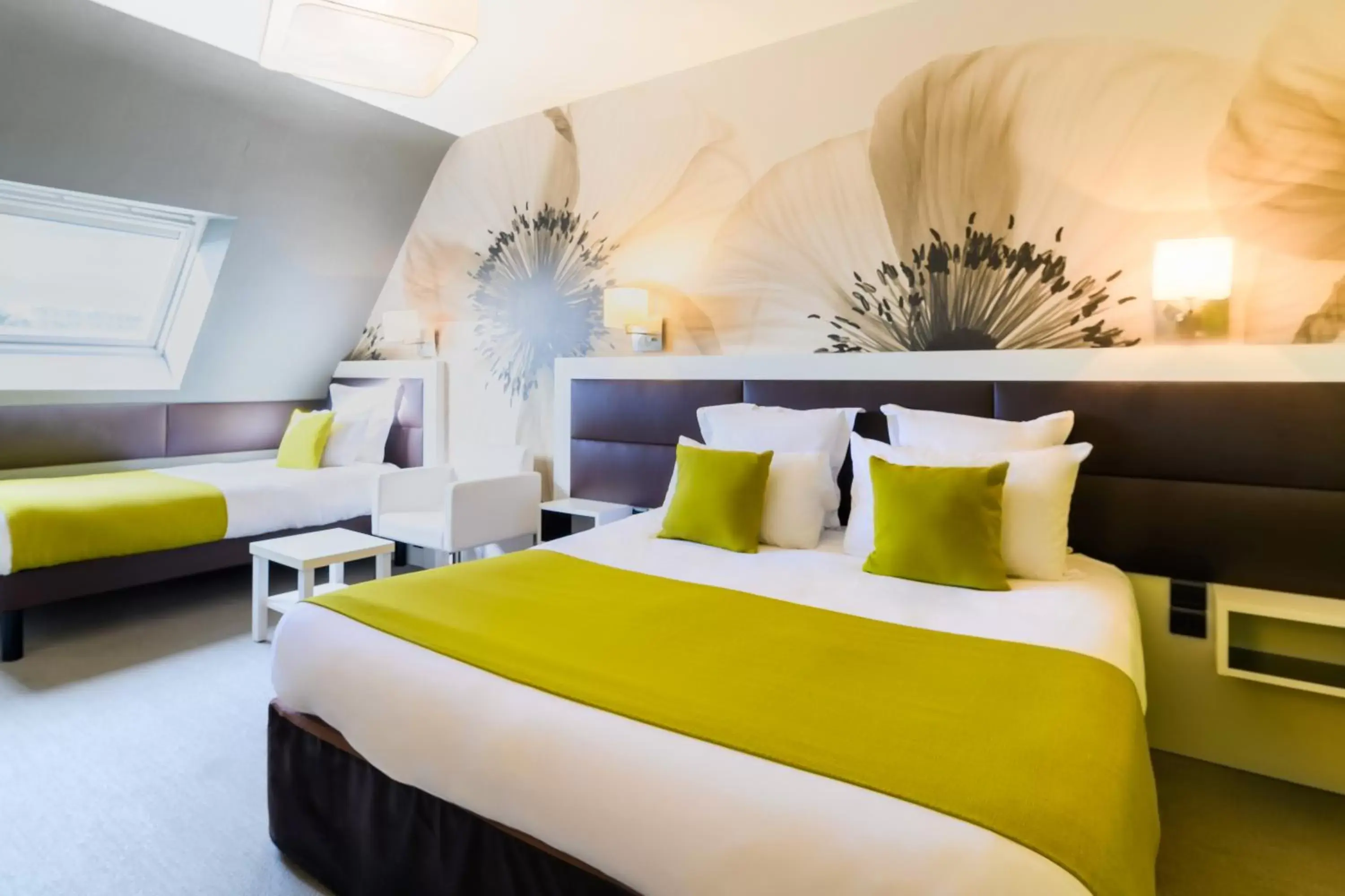 Triple Room in Quality Hotel La Marebaudière Vannes Centre Triple Room in Quality Hotel La Marebaudière Vannes Centre