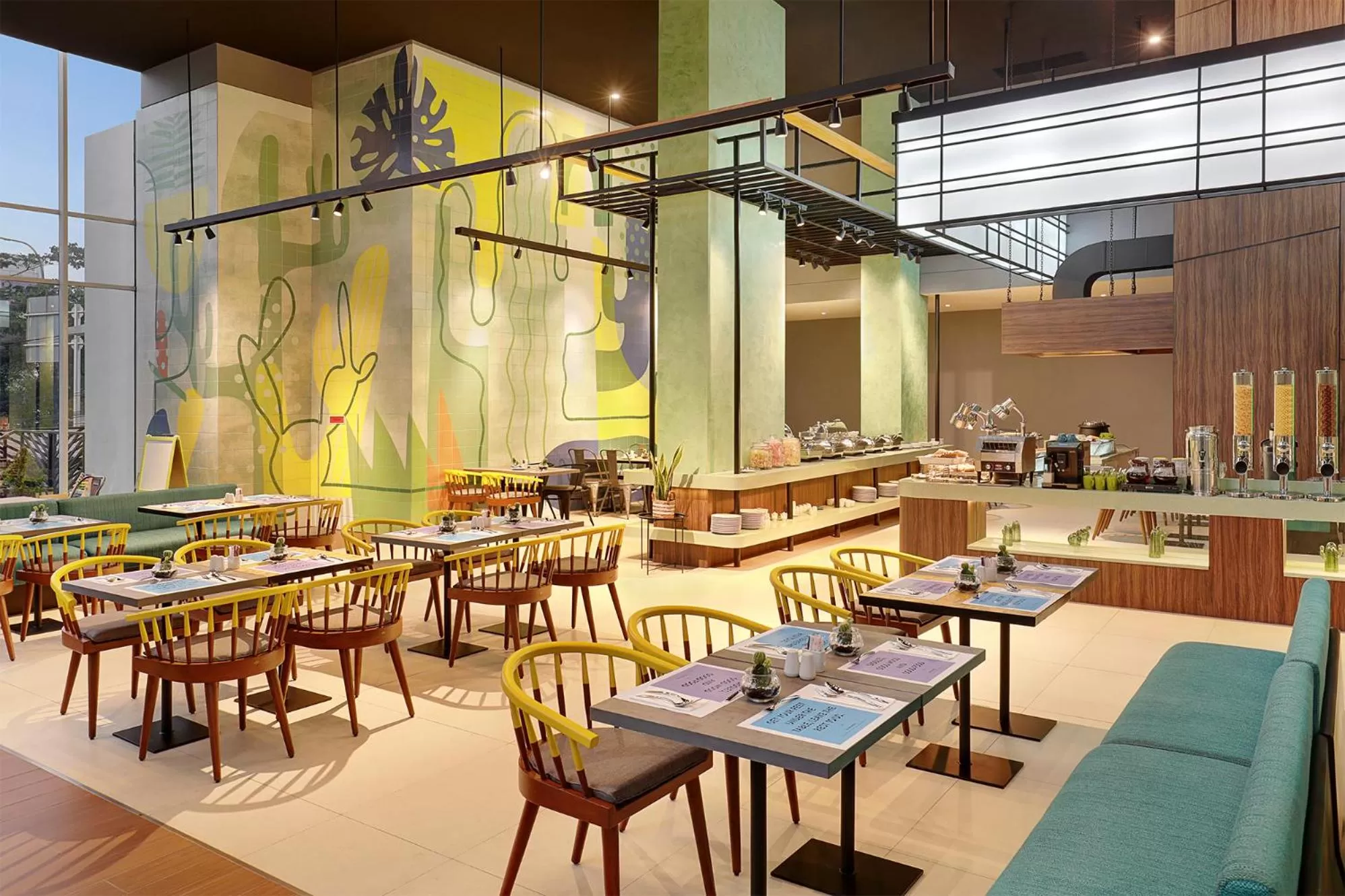 Restaurant/places to eat in ibis Styles Jakarta Simatupang
