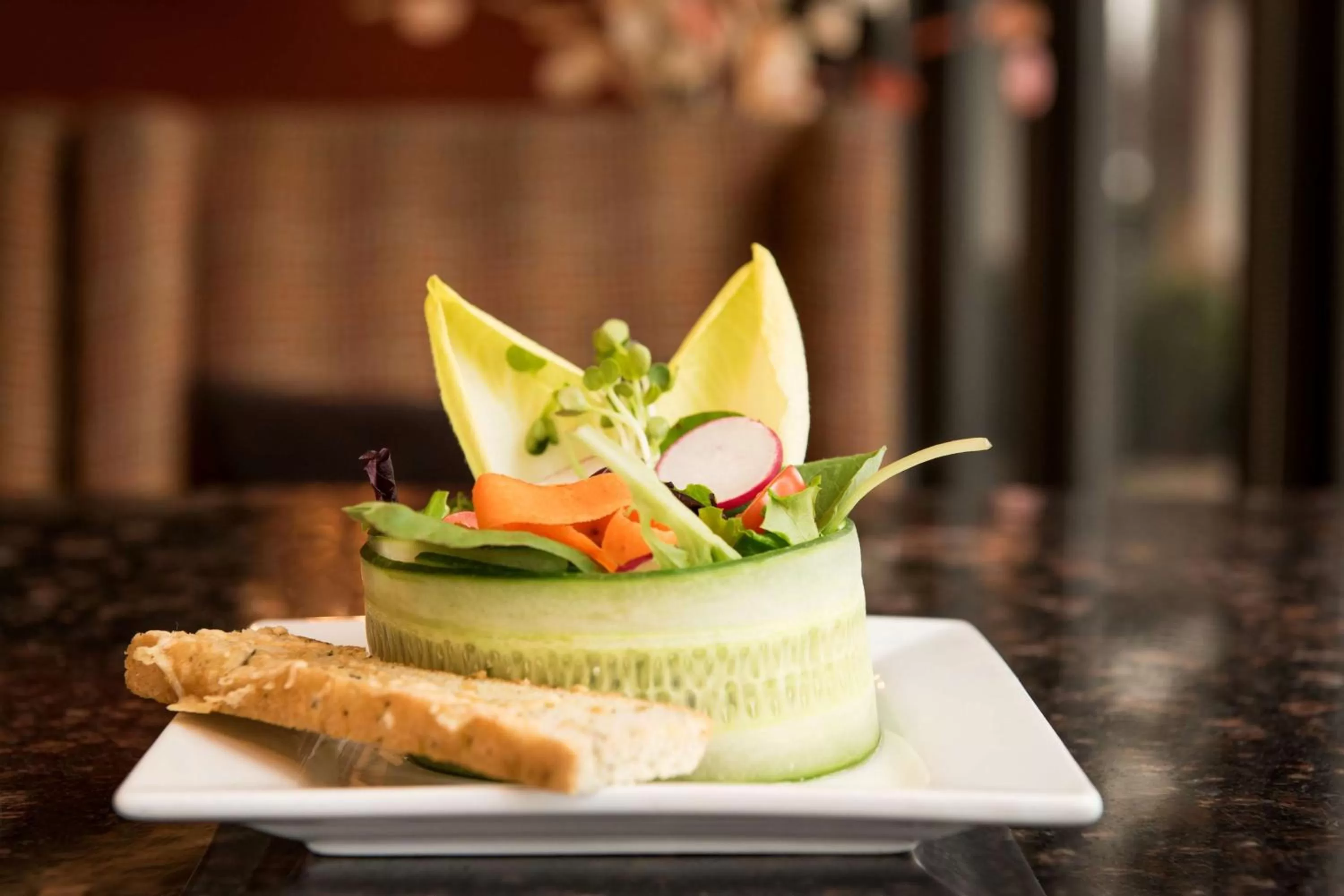 Restaurant/places to eat in Hilton Chicago/Oak Lawn