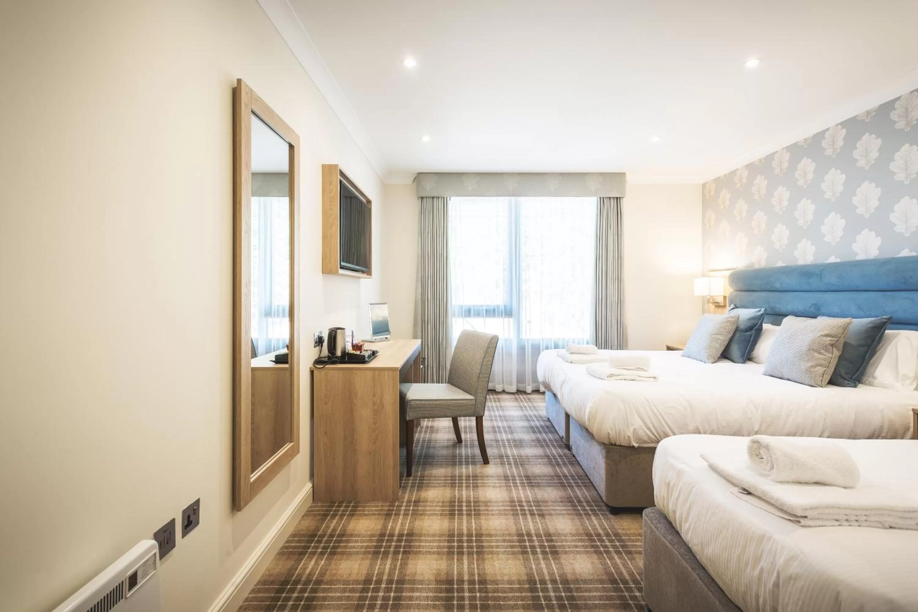 Coffee/tea facilities, Bed in The Nottinghamshire Hotel & Golf Club