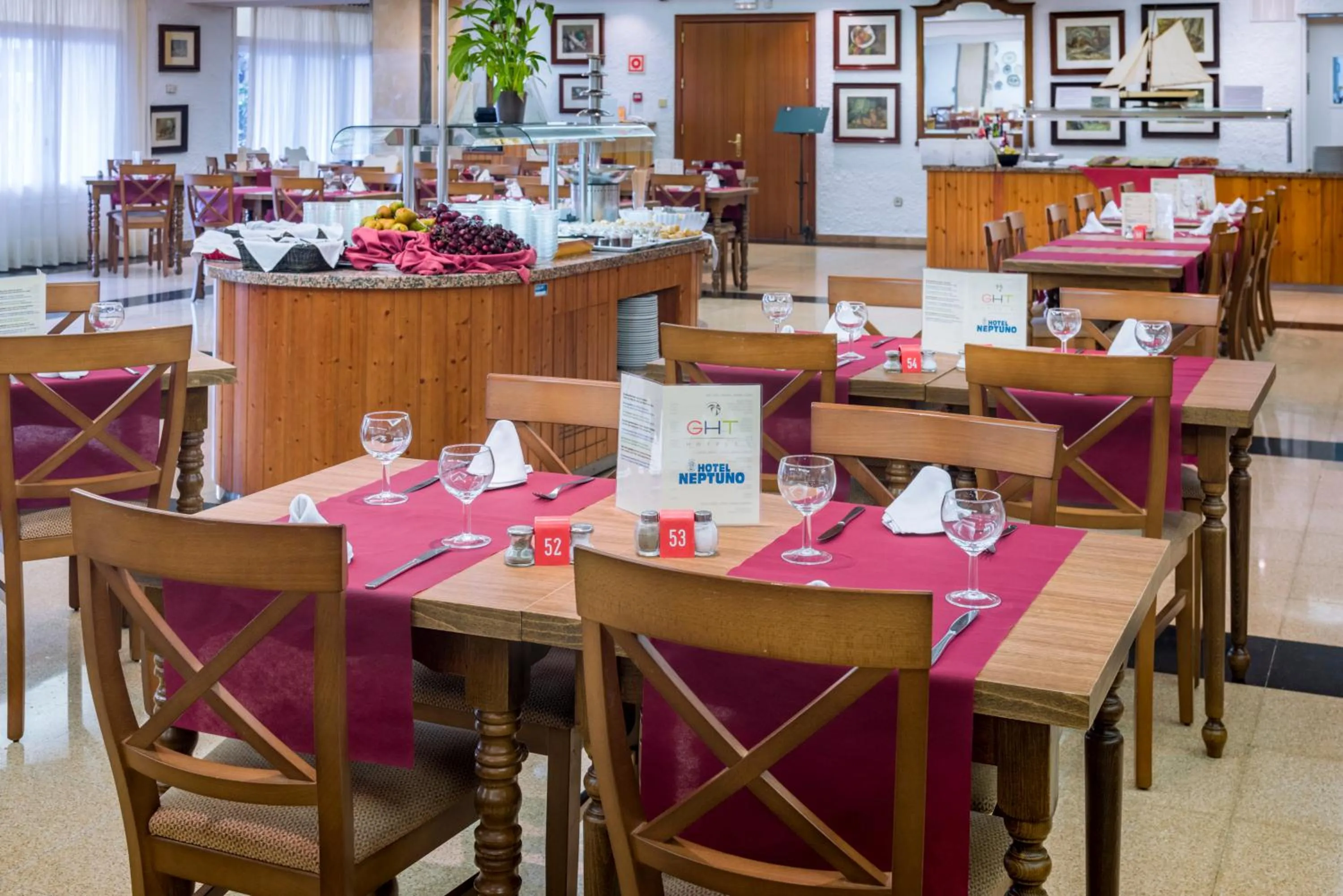 Restaurant/places to eat in Hotel GHT Neptuno-Tossa & Venus SPA