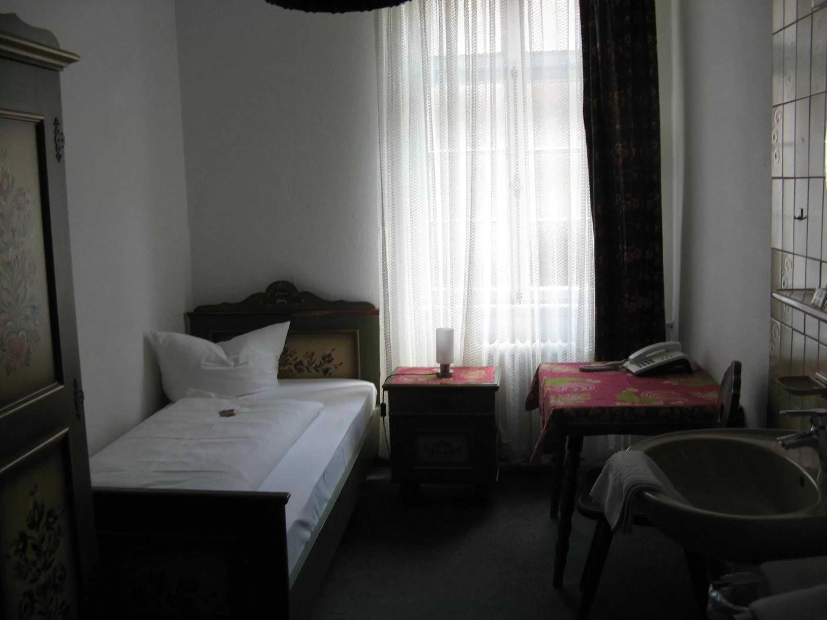 Photo of the whole room, Bed in Gasthaus Löwen