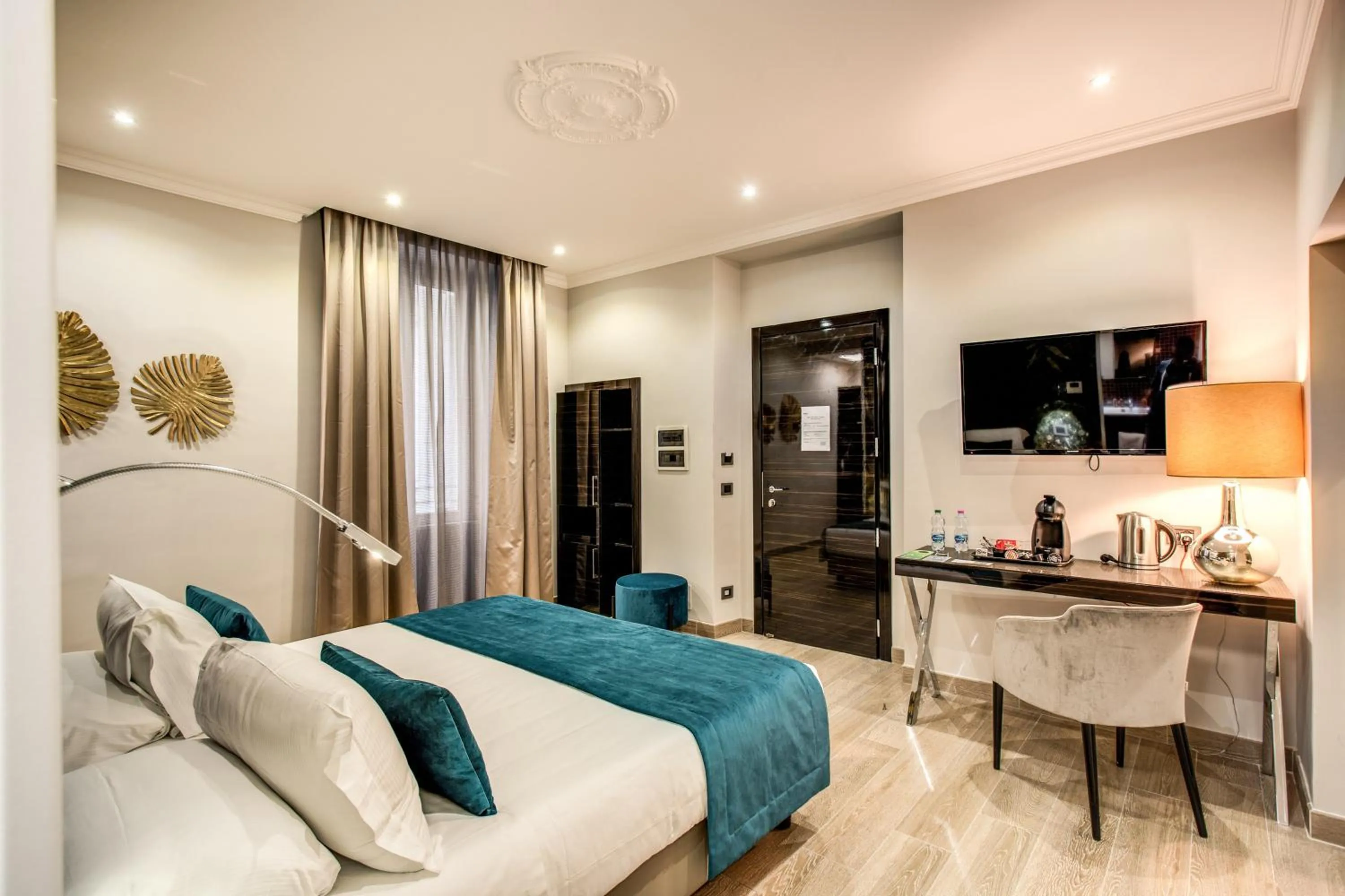 Photo of the whole room, Bed in Relais De La Poste