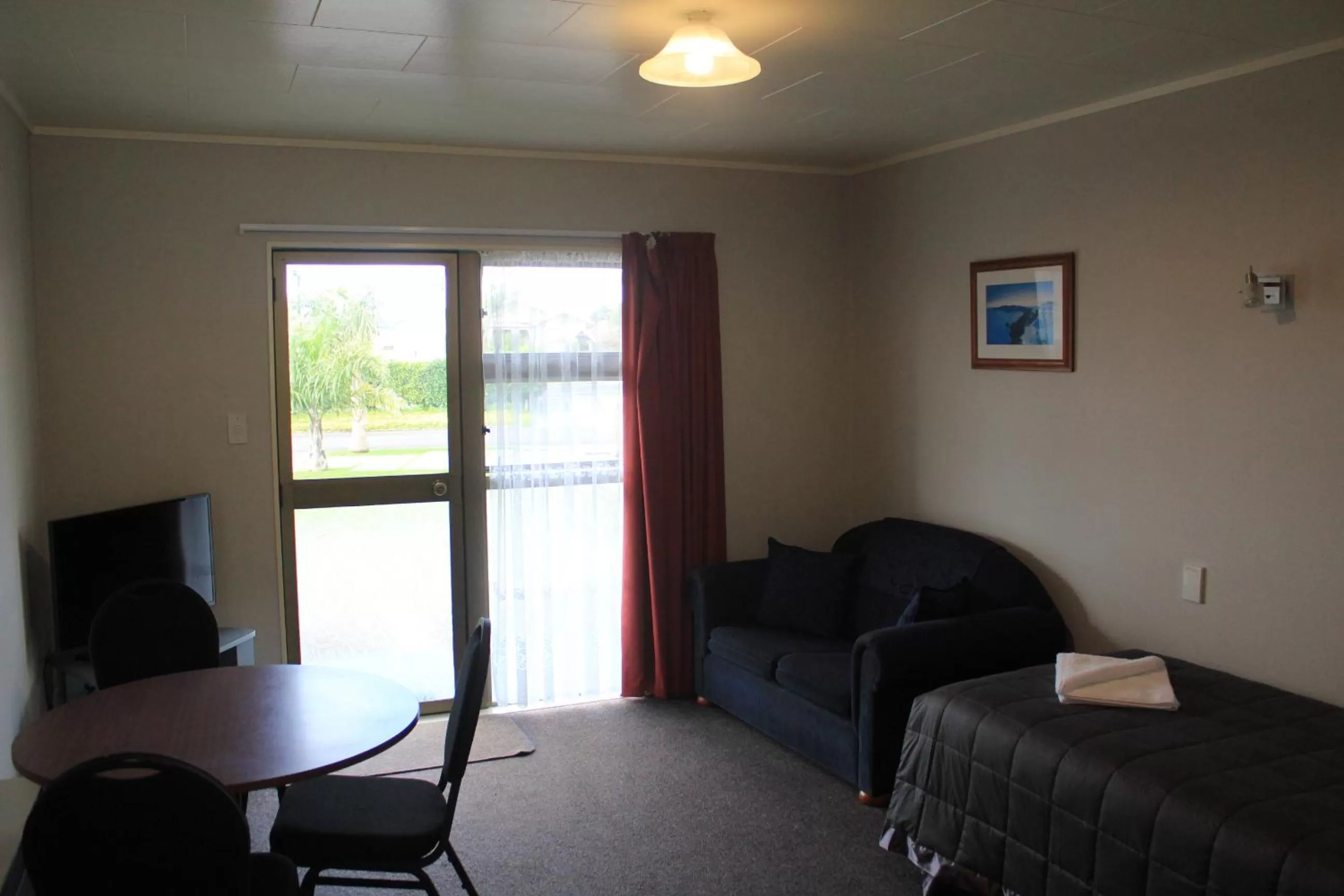 Bed in Coronation Court Motel