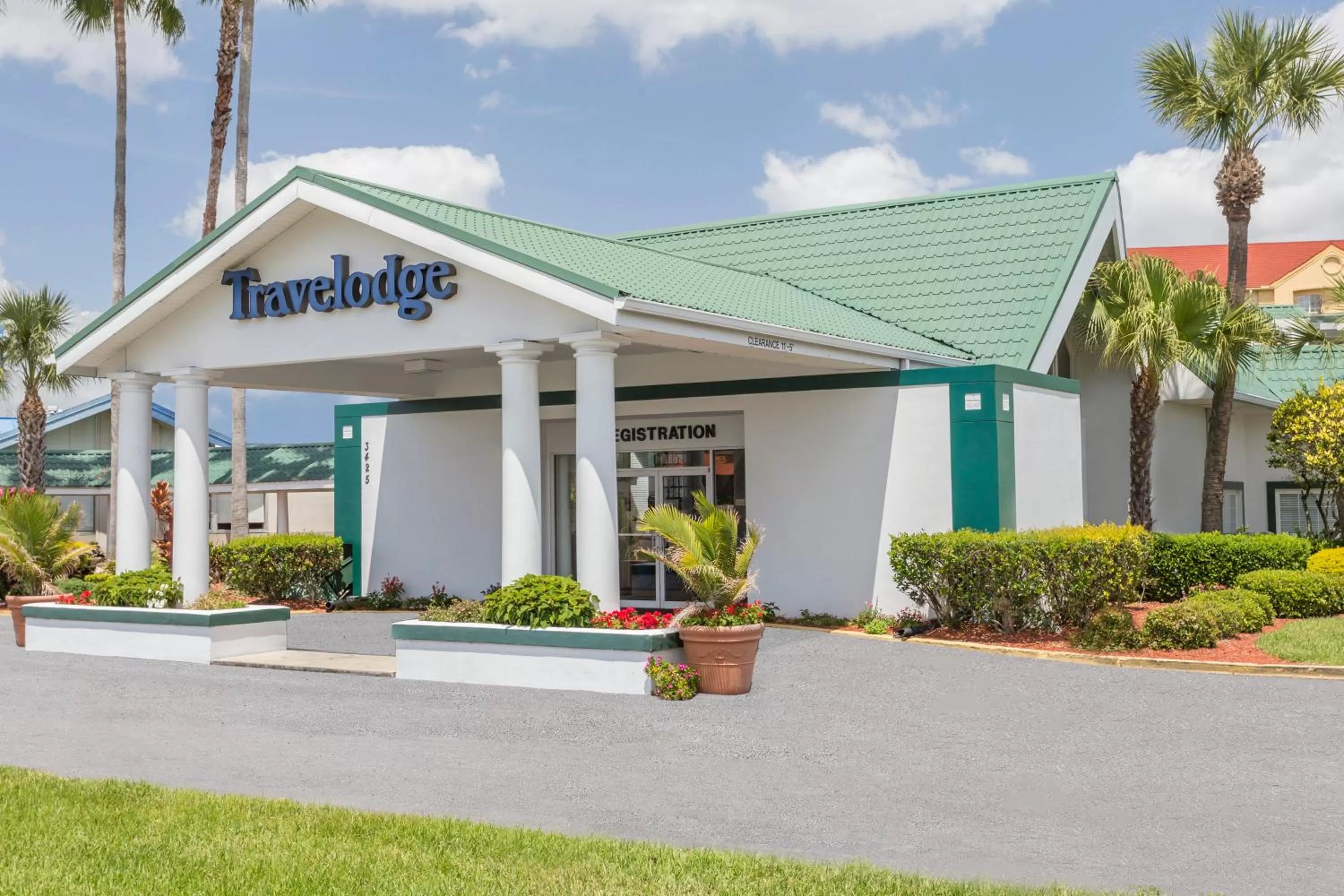 Facade/entrance in Travelodge by Wyndham Lakeland