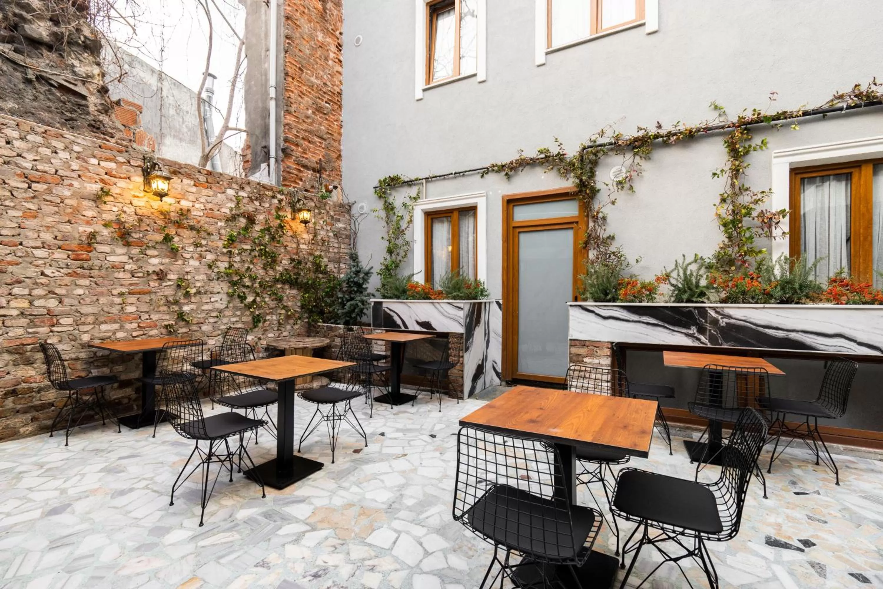 Patio in Castillo Rojo Hotel Istanbul