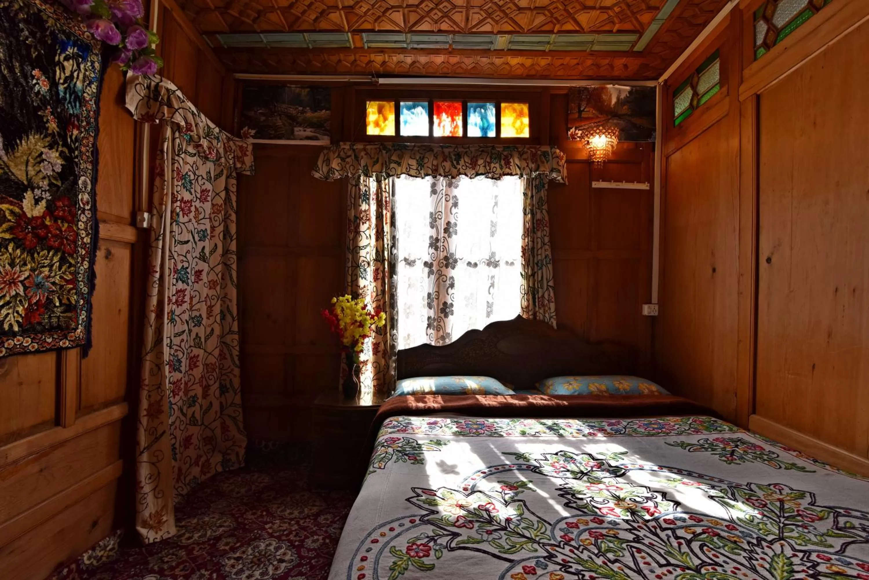 Bedroom in Lake Palace Group Of House Boats