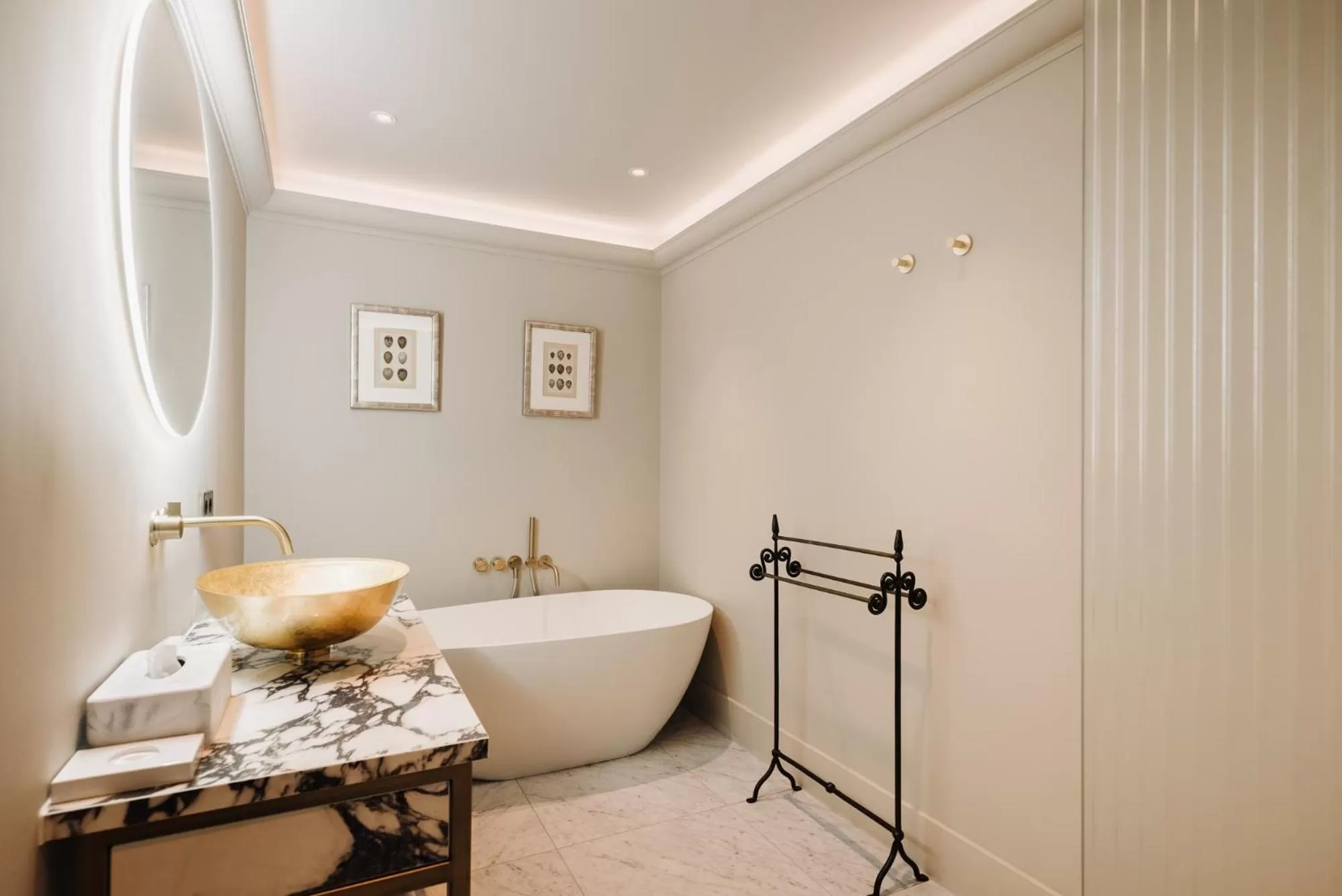 Bathroom in Hotel 717