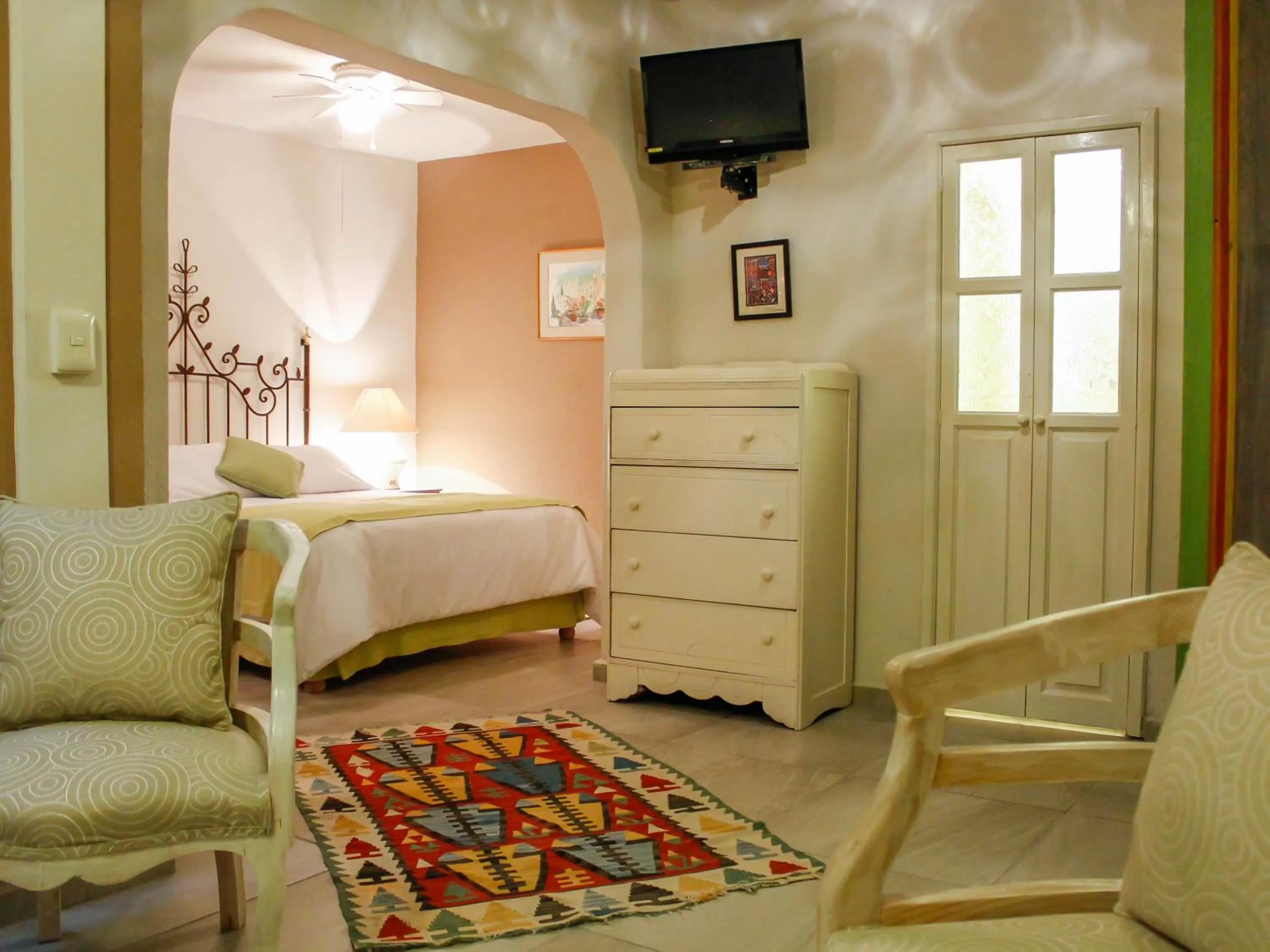 TV and multimedia, Bed in Villa Mirasol