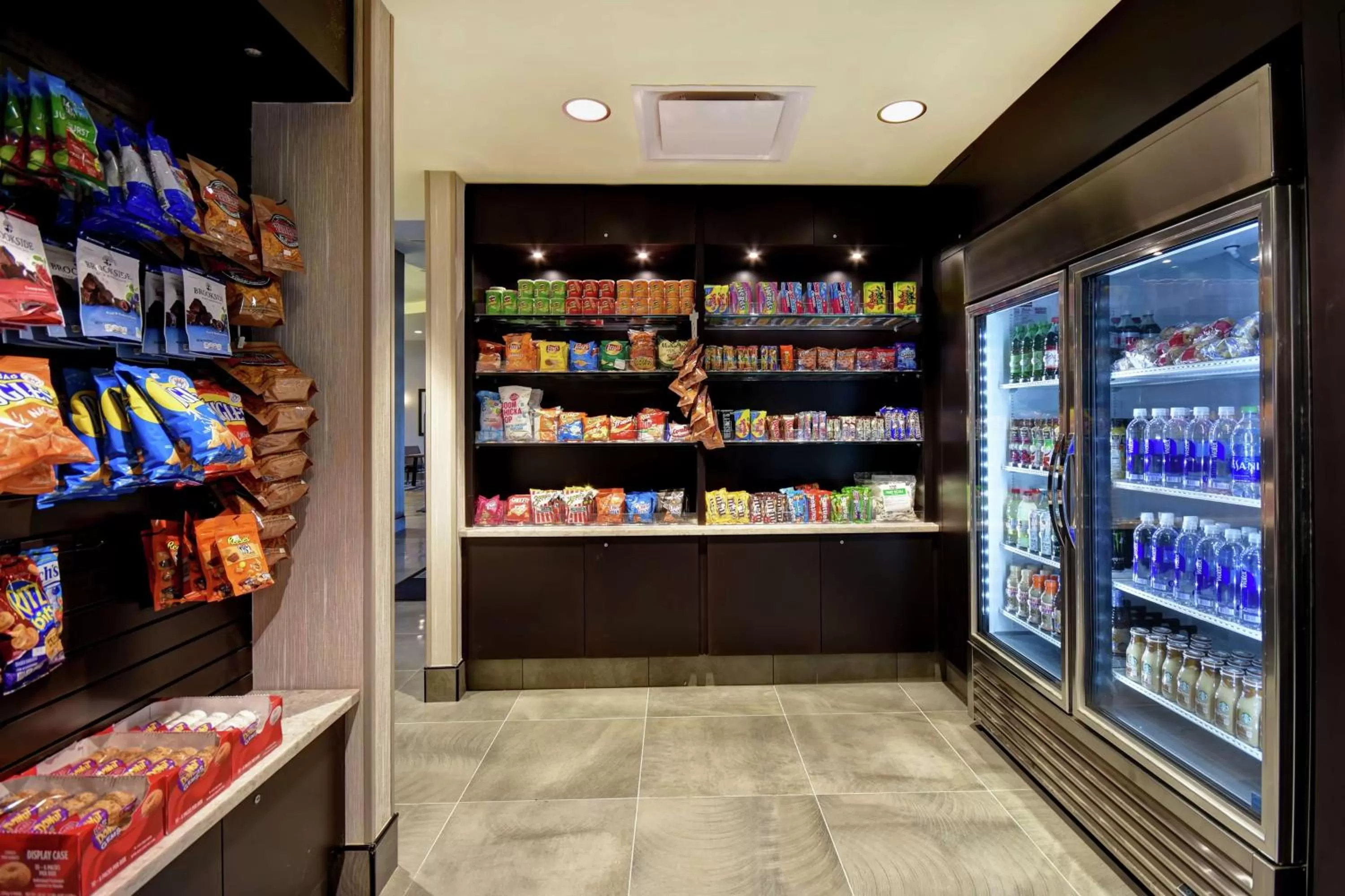 Restaurant/places to eat in Embassy Suites Montgomery - Hotel & Conference Center