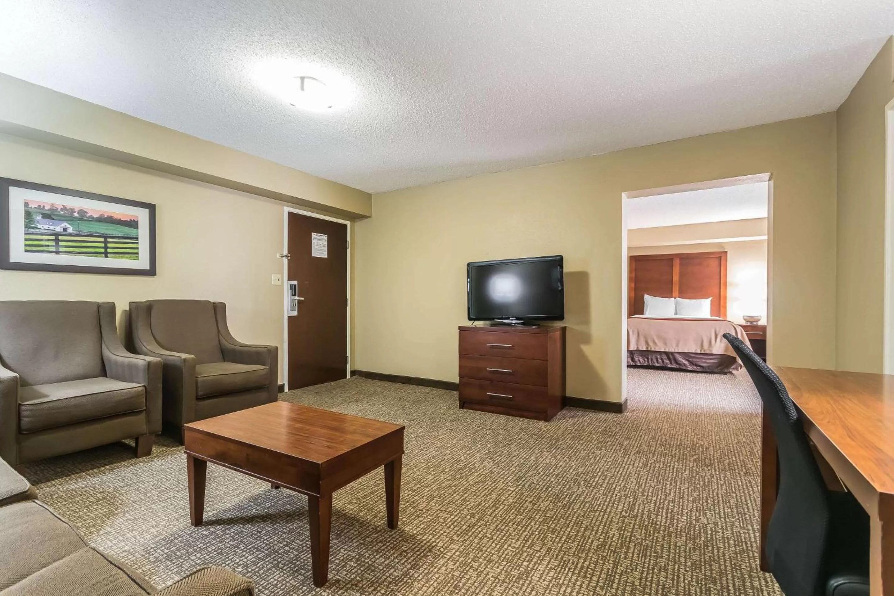 Photo of the whole room, Bed in Comfort Inn & Suites Lexington - Hamburg I-75