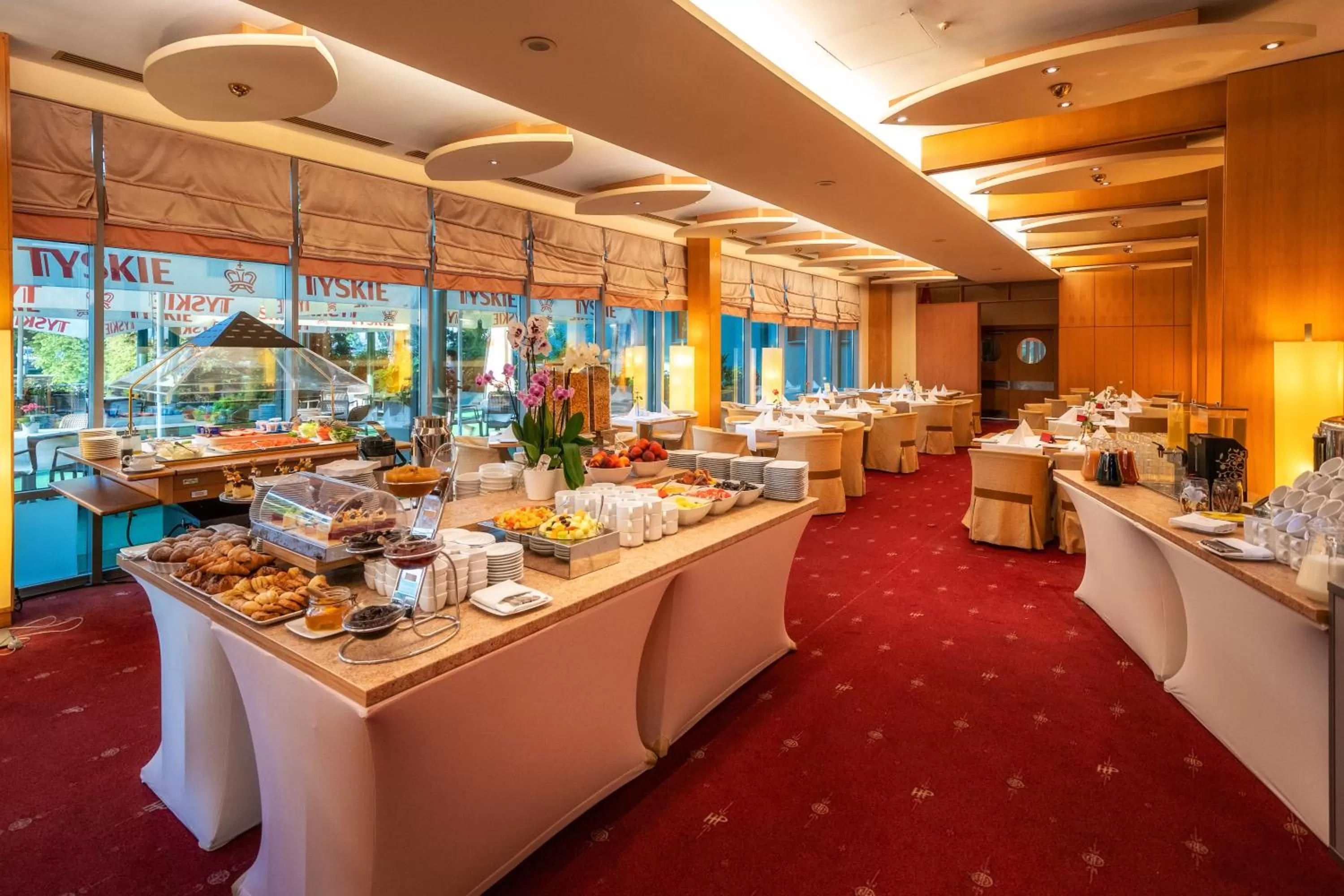 Restaurant/places to eat in HP Park Plaza