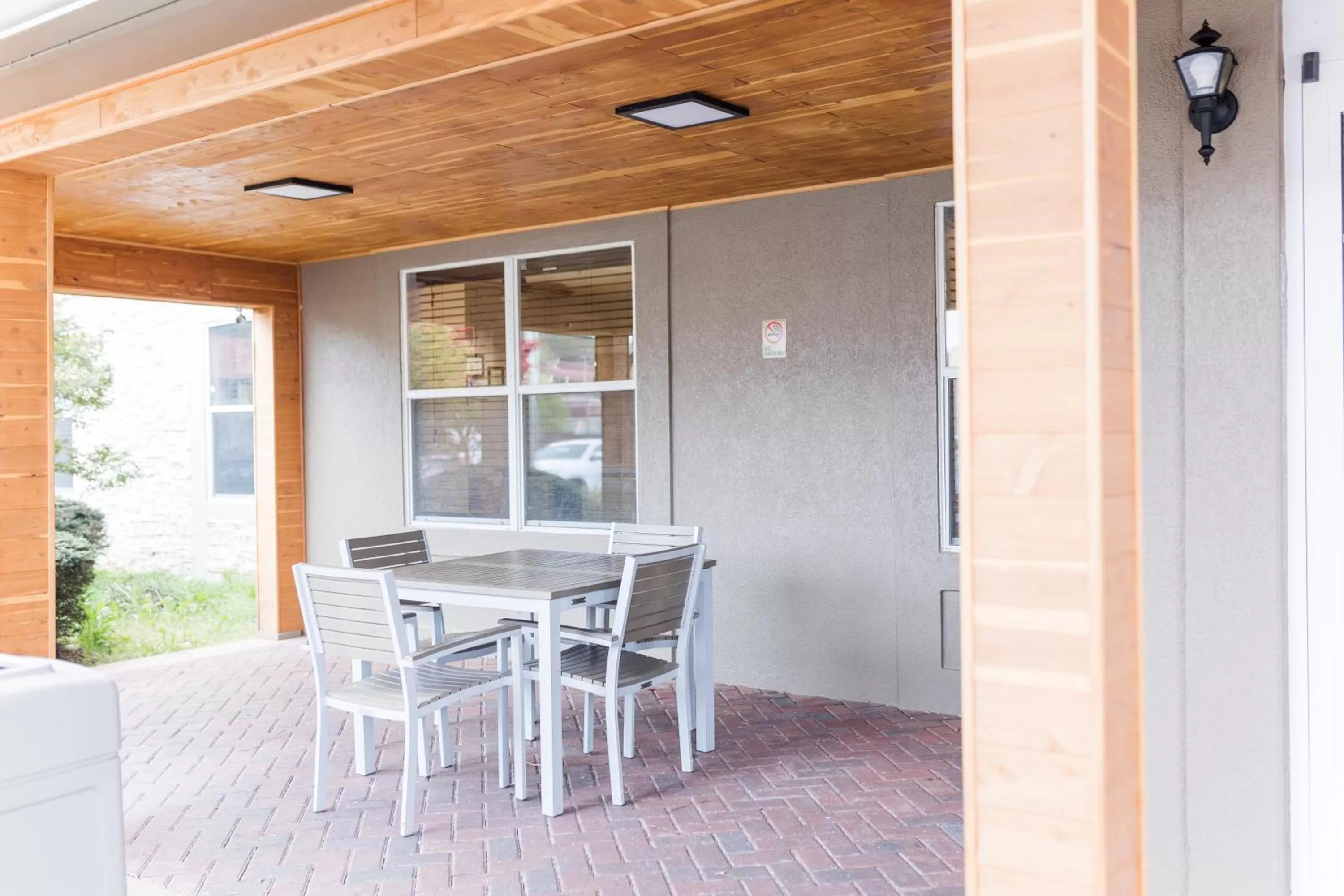 Patio in Country Inn & Suites by Radisson, Helen, GA