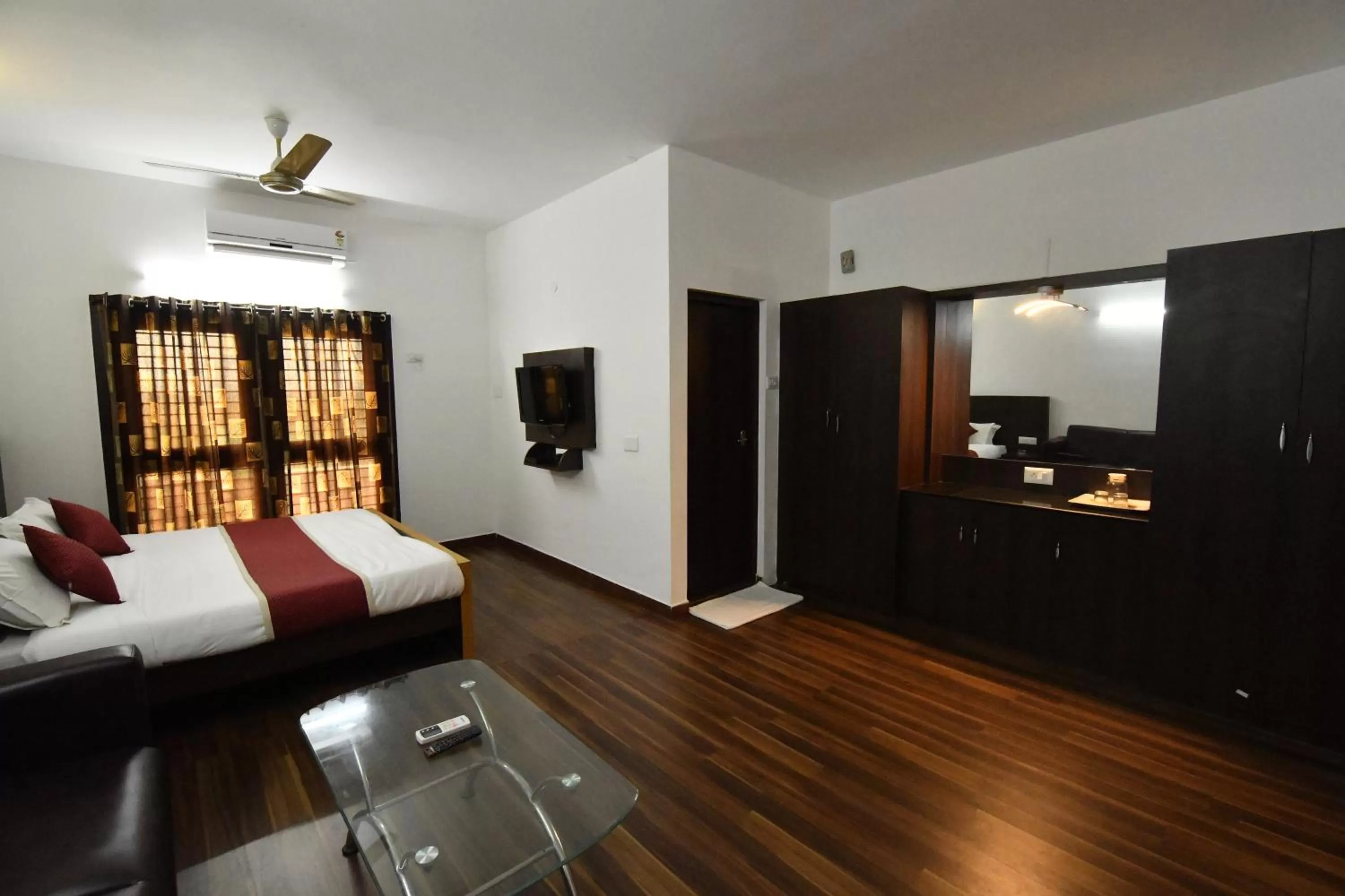 Bed in Lake View Hotel