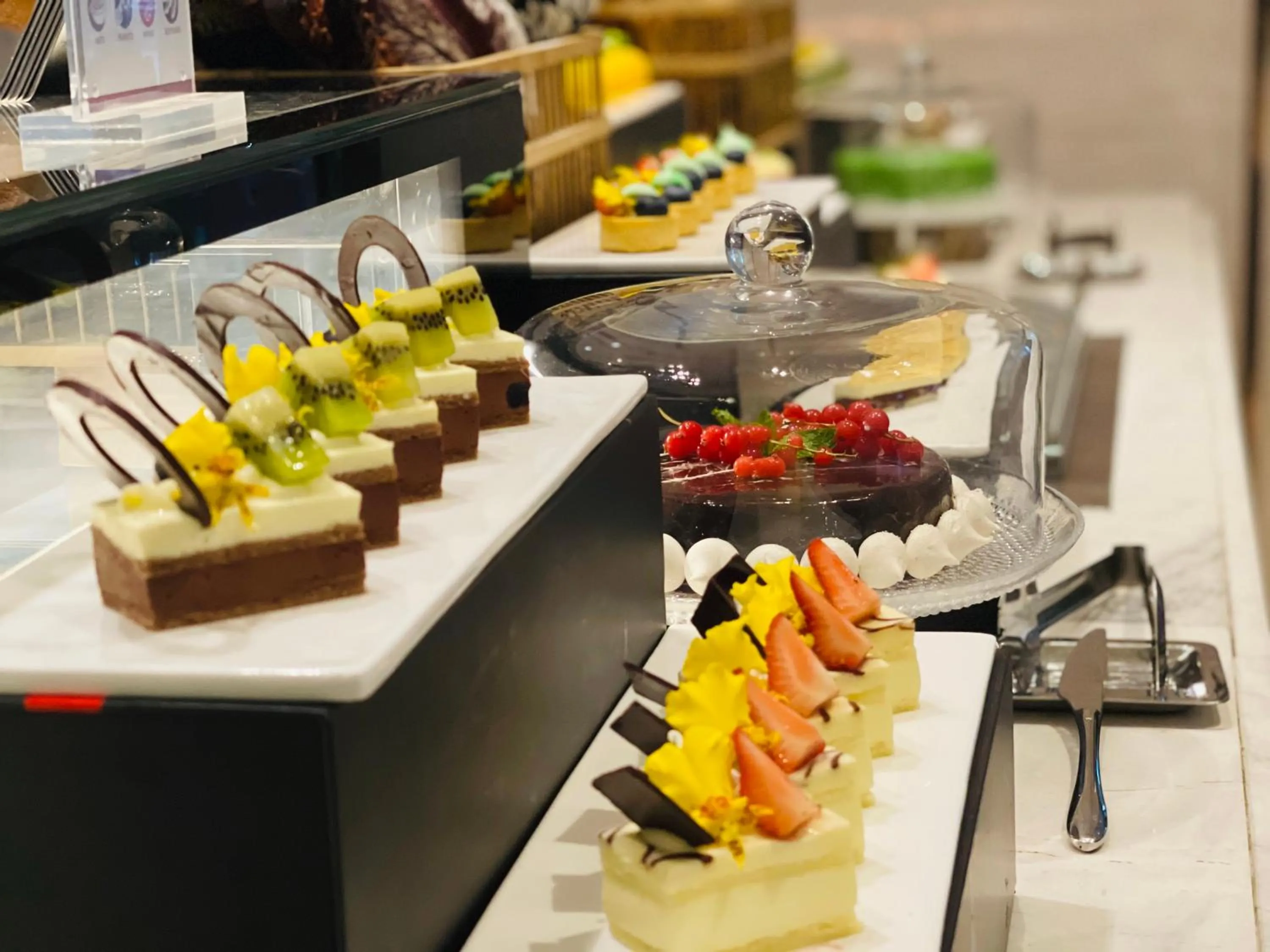 Restaurant/places to eat in Crowne Plaza Kunshan by IHG