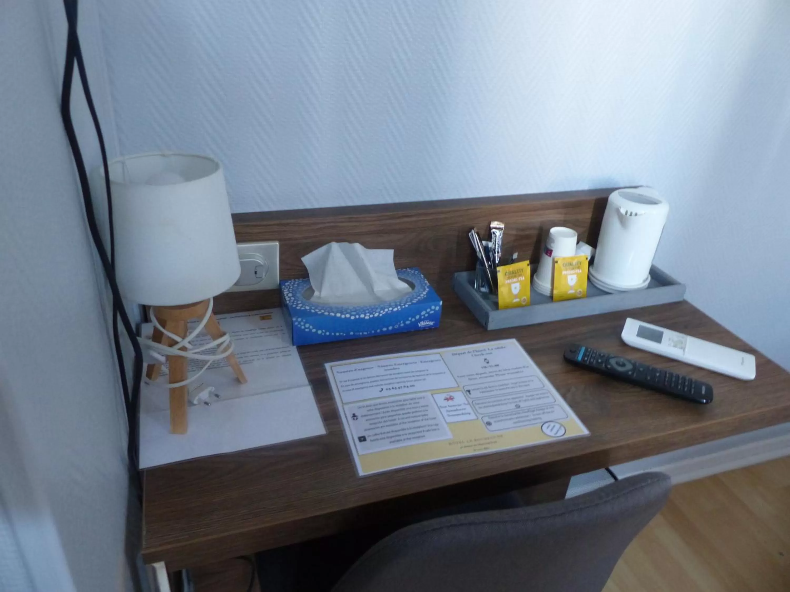 Coffee/tea facilities in Hotel Le Rochegude