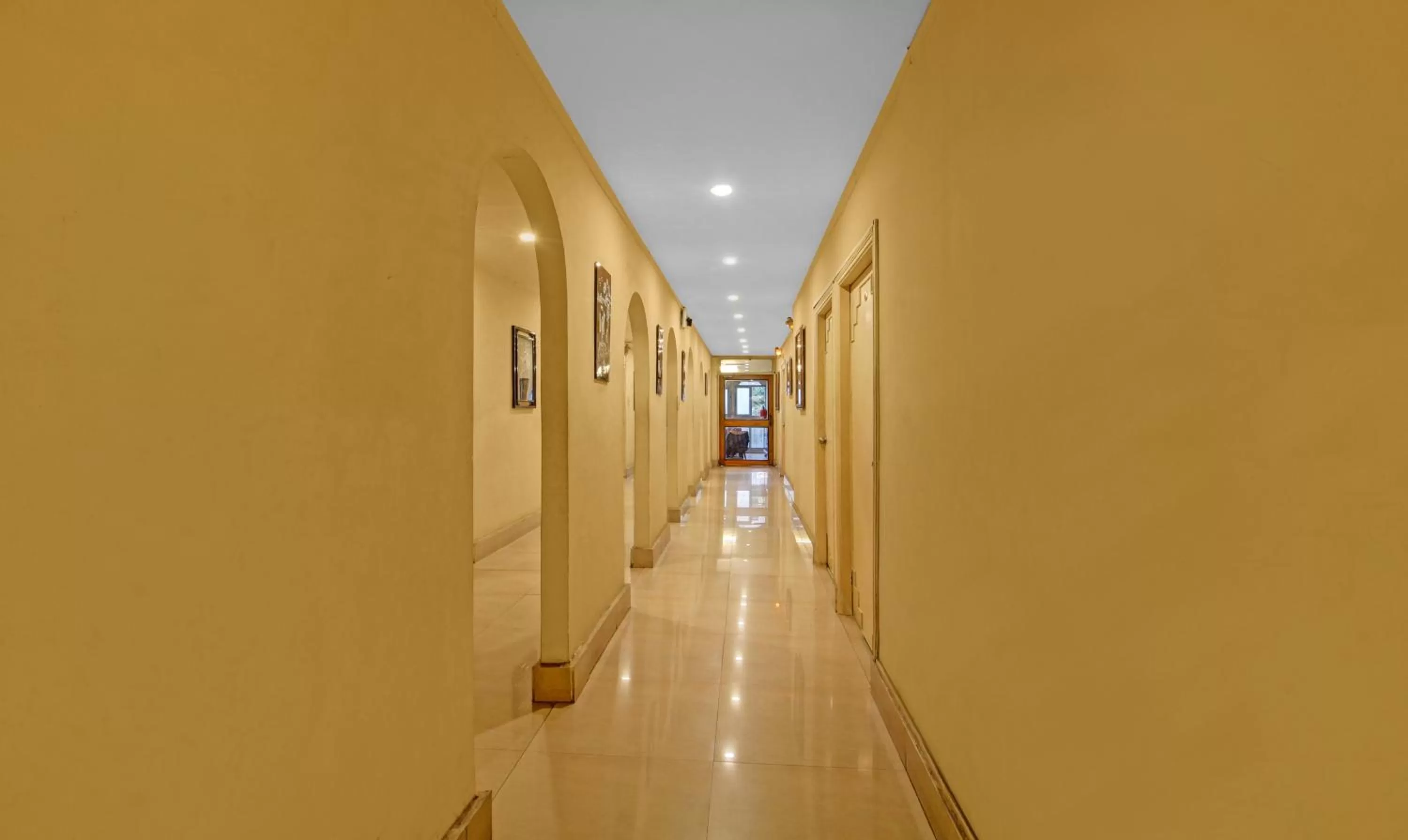 Lobby or reception in Treebo Mira Inn, Camac Street