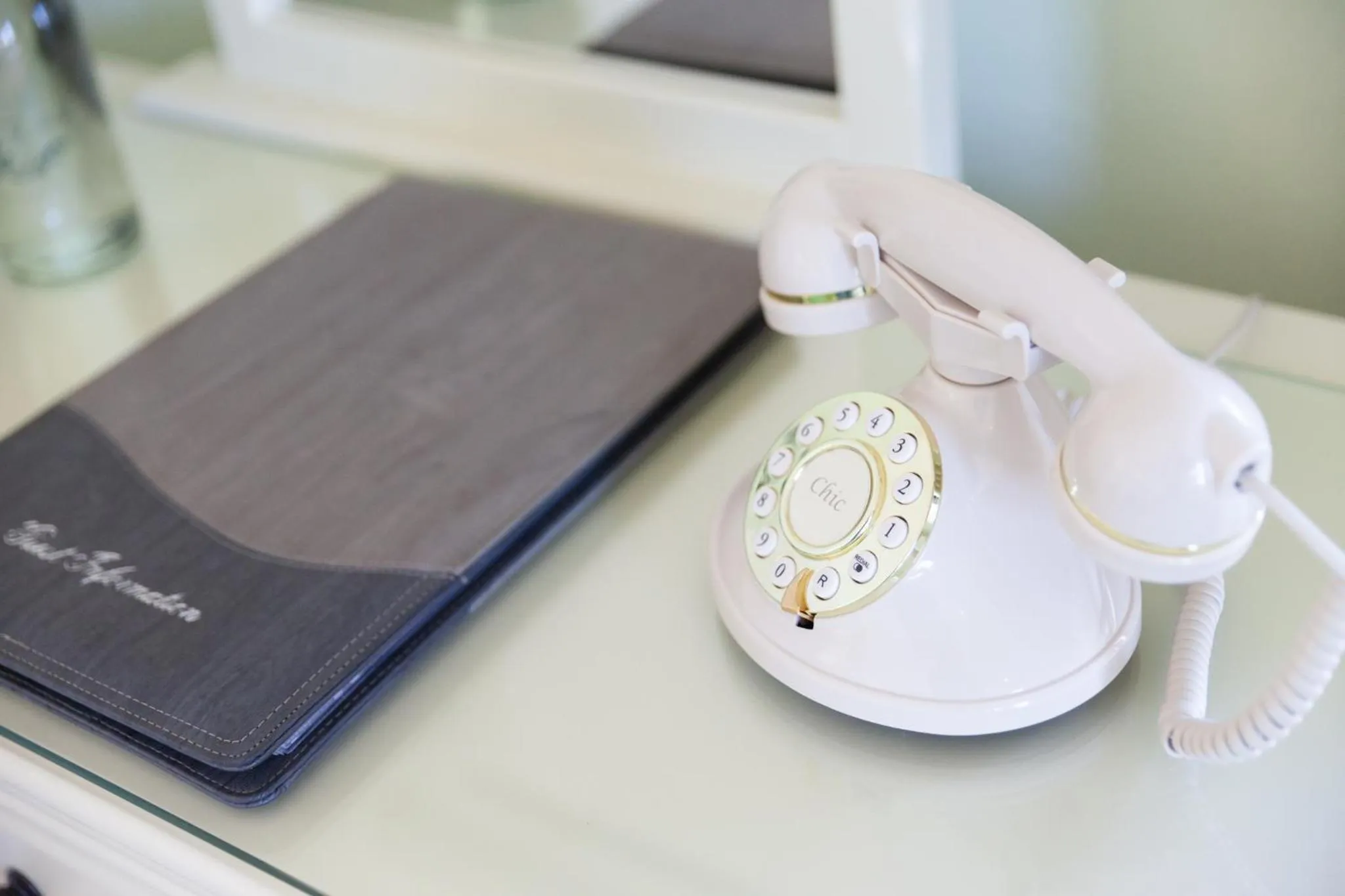 Coffee/tea facilities in Shelleven Guest House