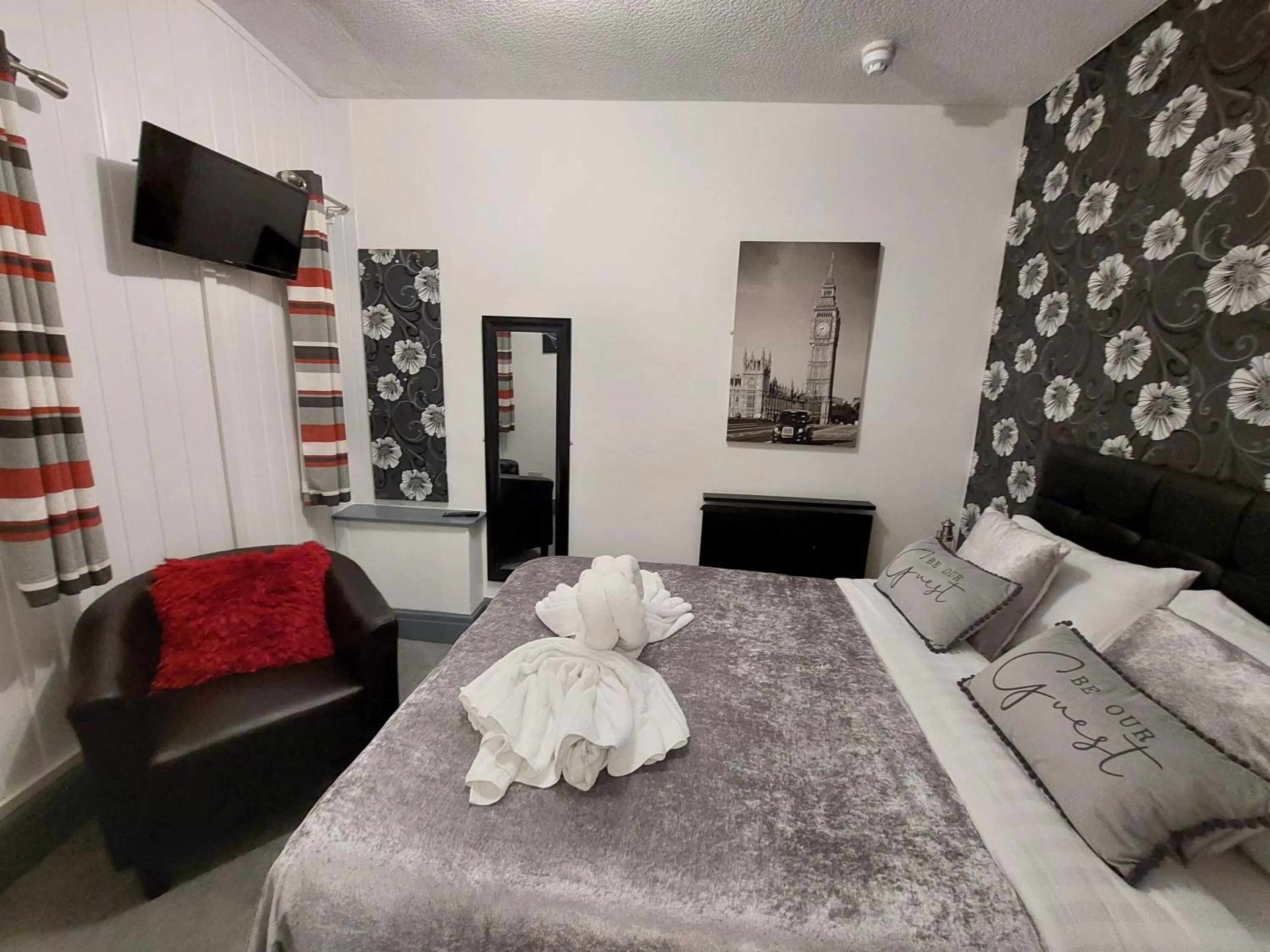 Bed in Kings Boutique Hotel