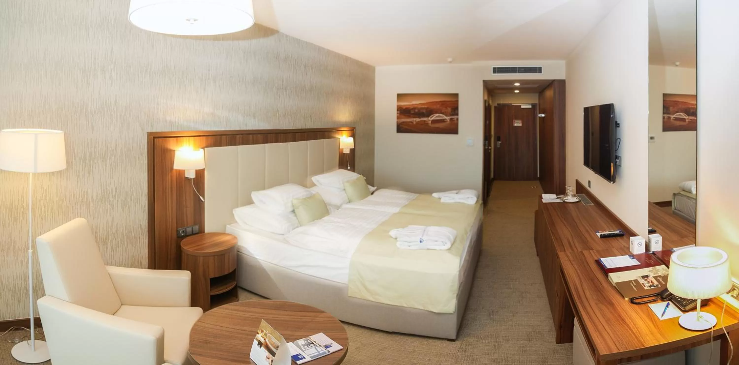 Bedroom, Bed in Ensana Esplanade